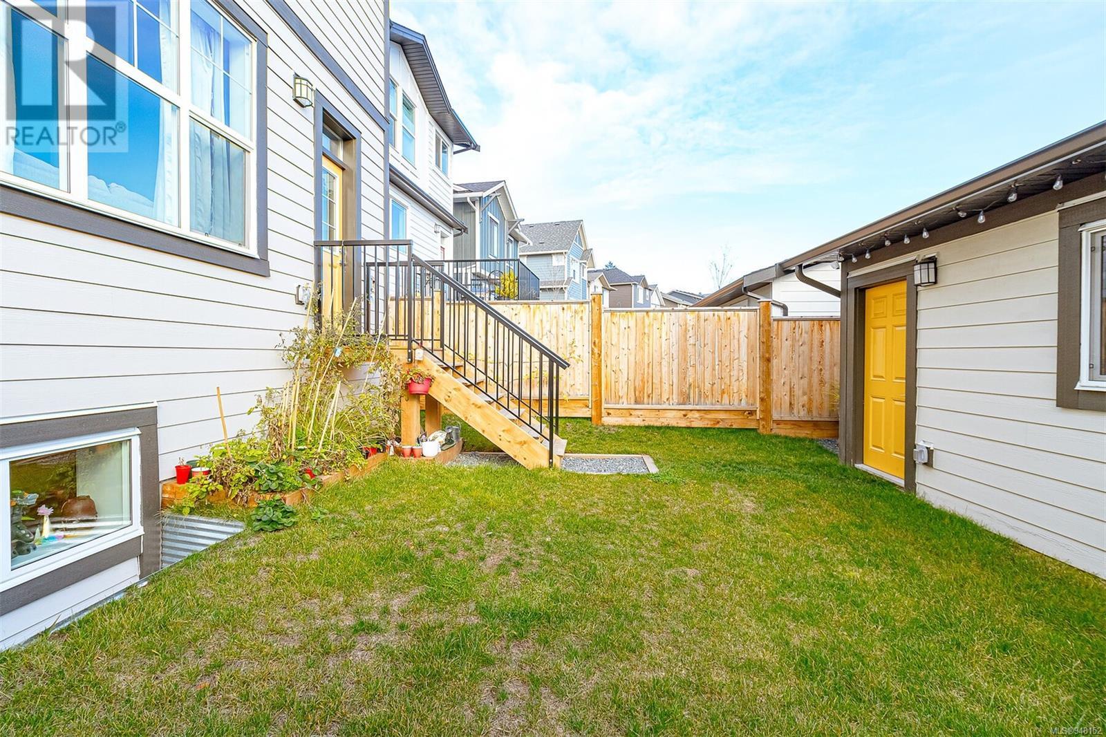 160 Caspian Dr