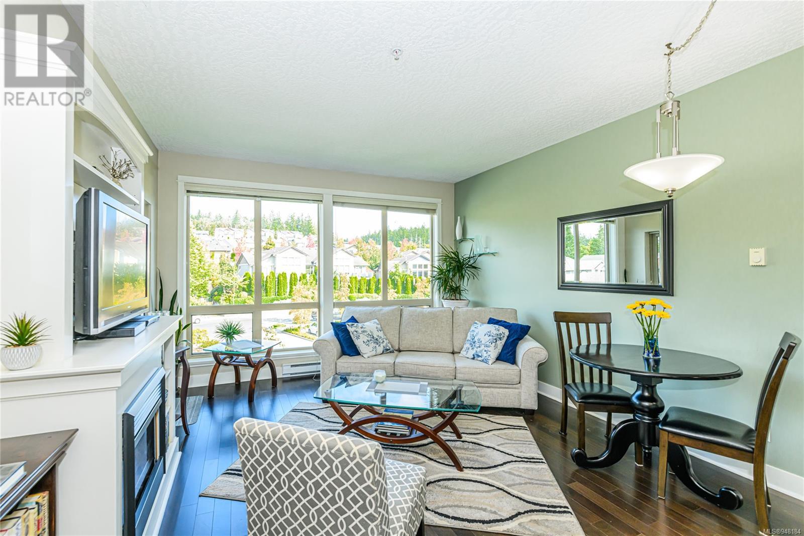 303 627 Brookside Rd, #303