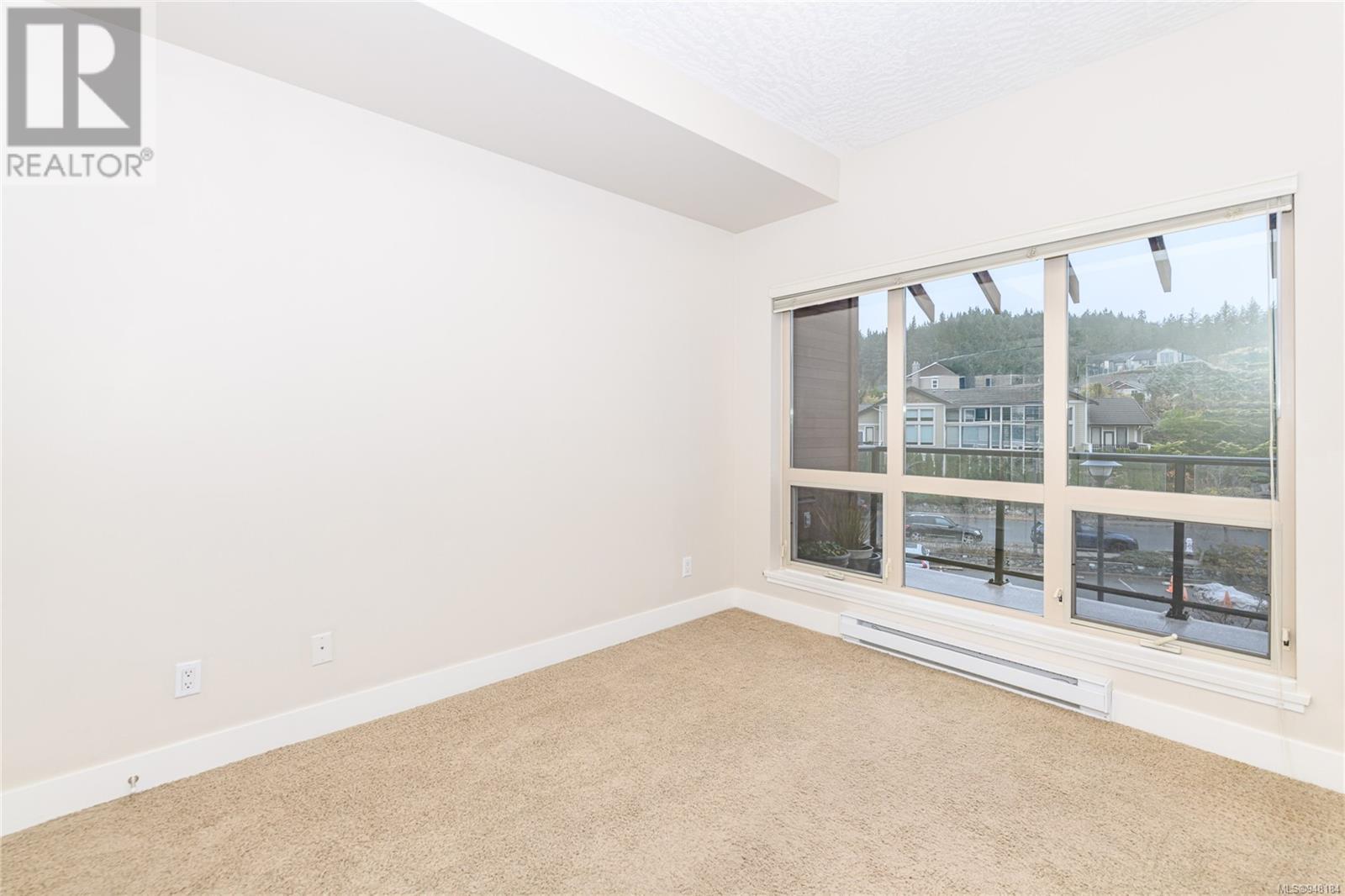 303 627 Brookside Rd, #303