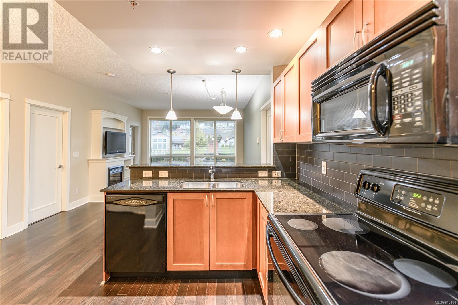 303 627 Brookside Rd, #303