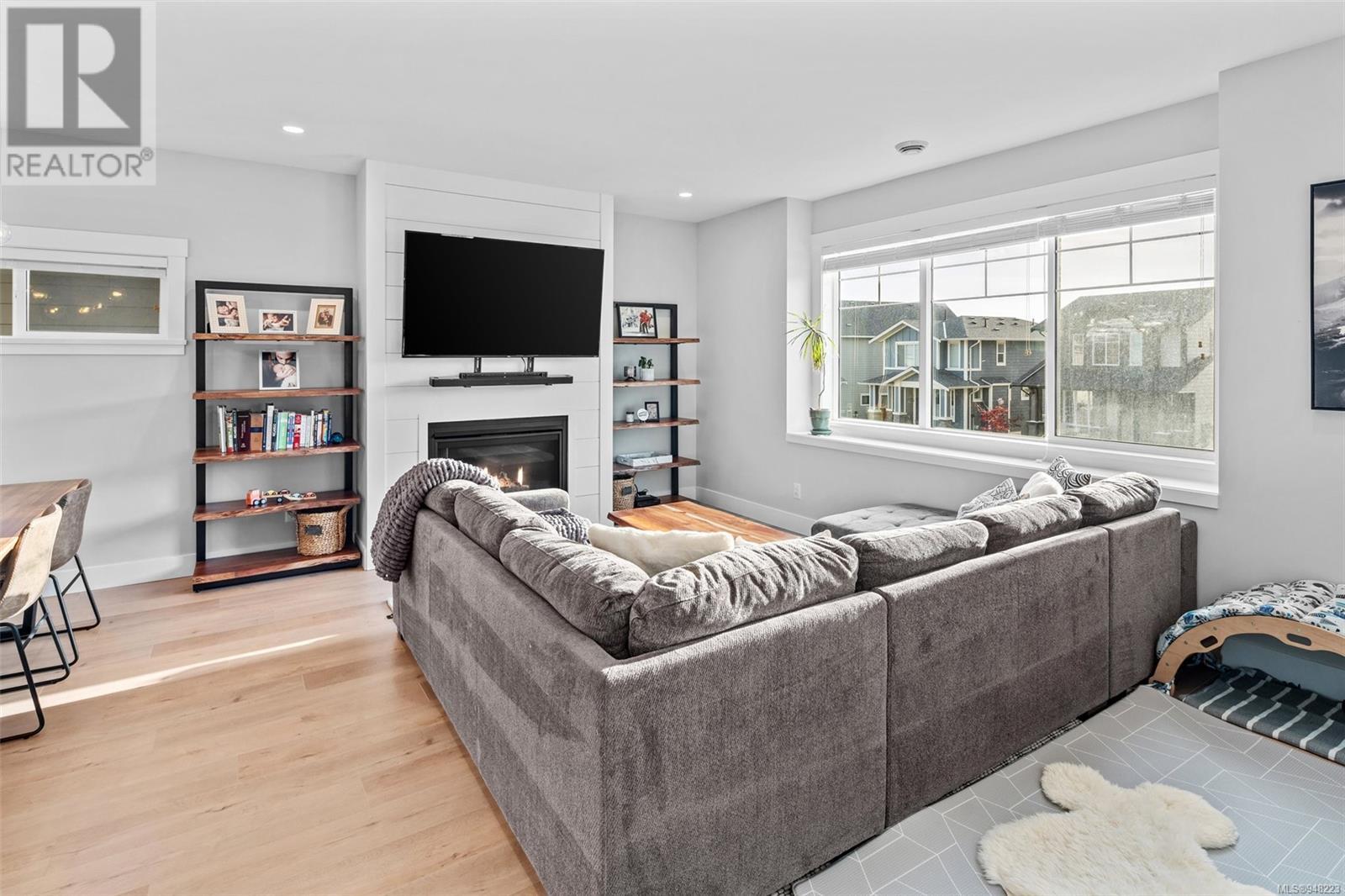 229 Caspian Dr