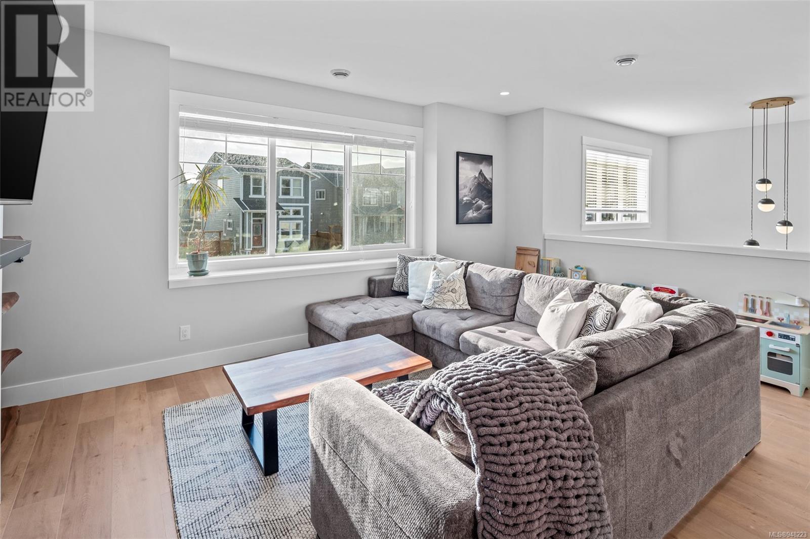 229 Caspian Dr
