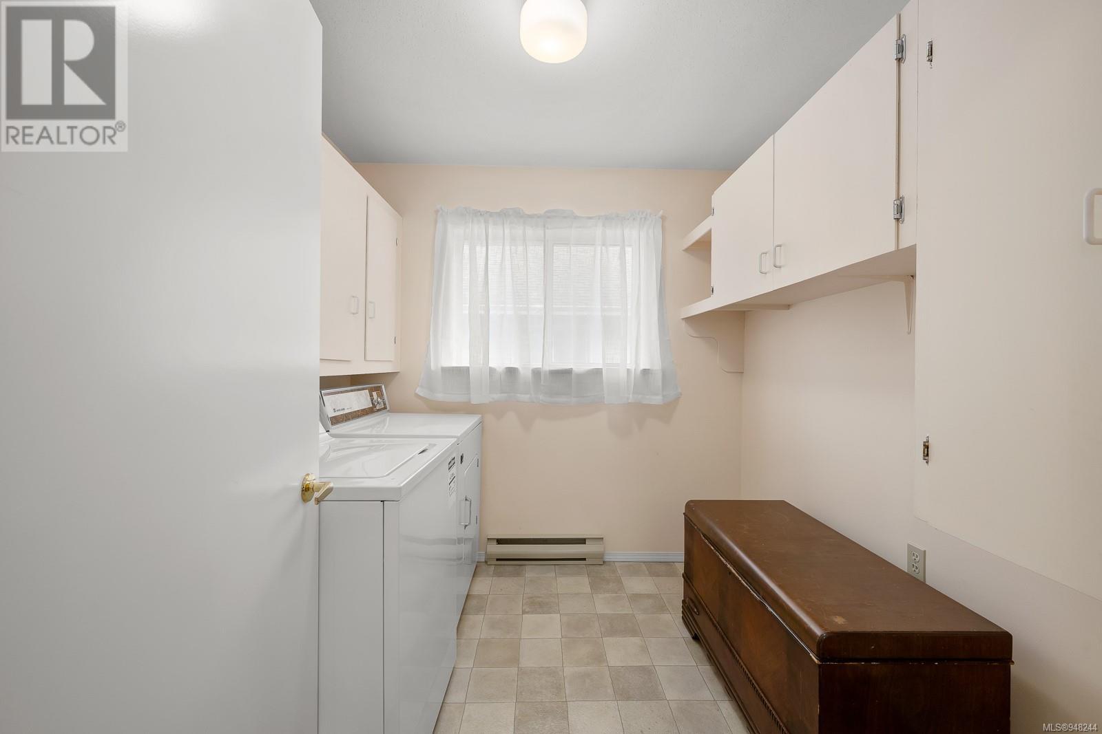 A 849 Park Pl, #A