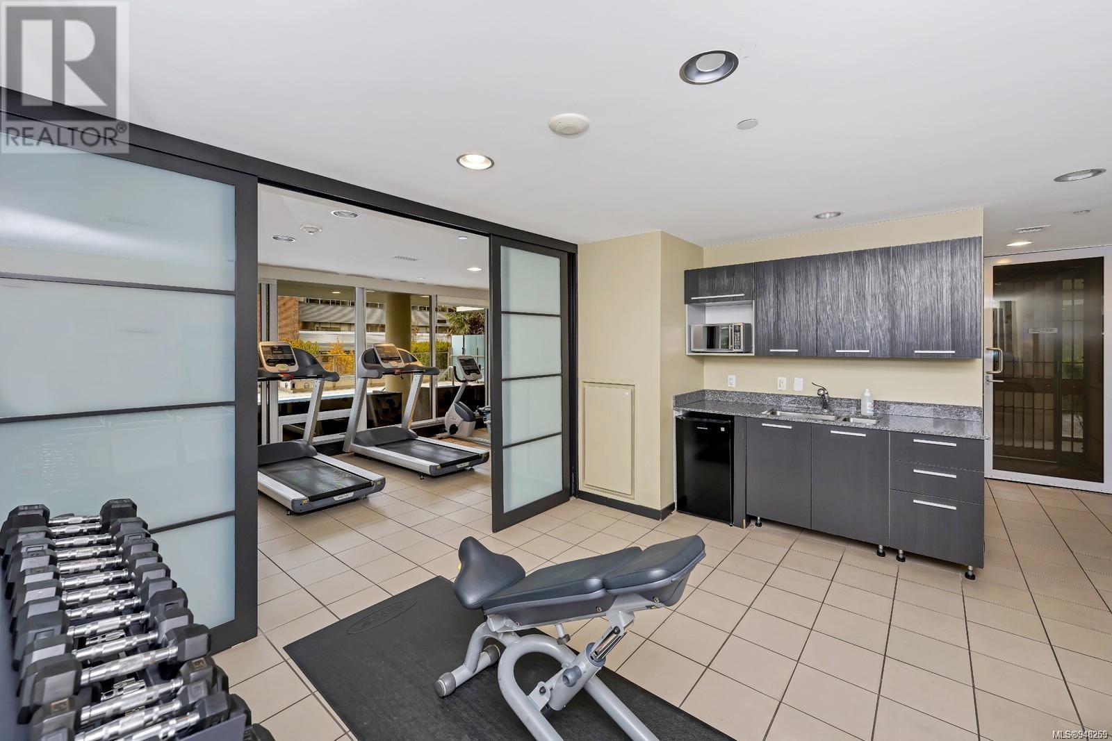 407 707 Courtney St, #407
