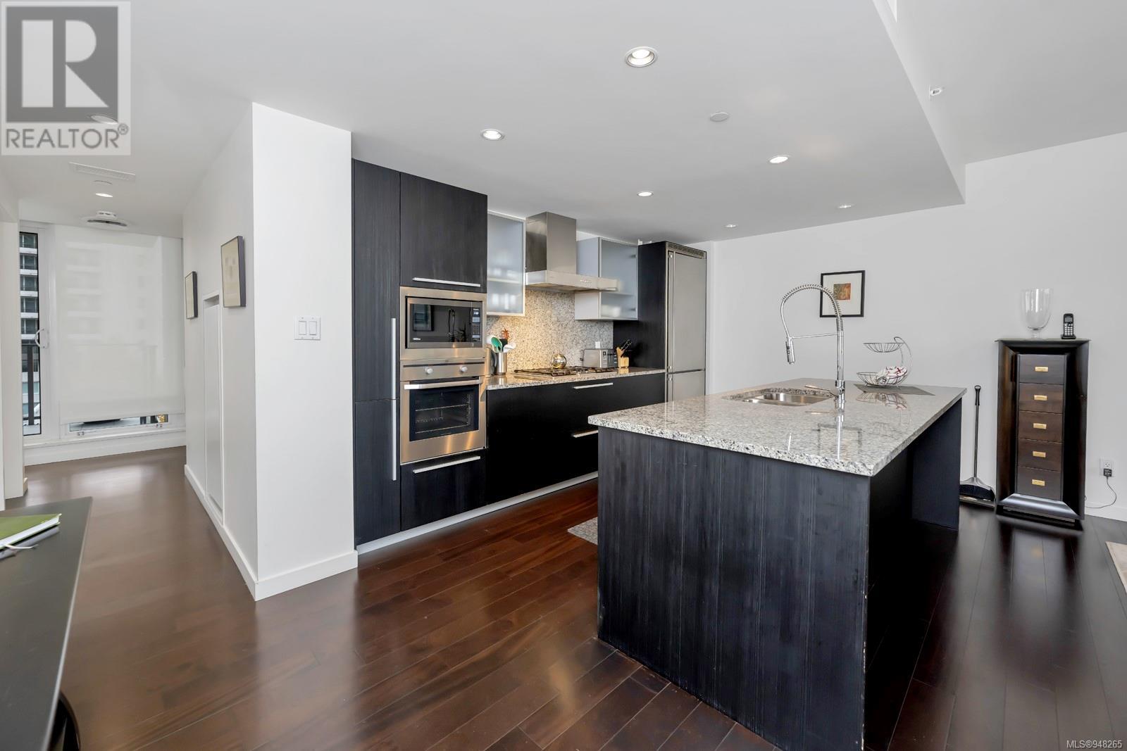 708 707 Courtney St, #708