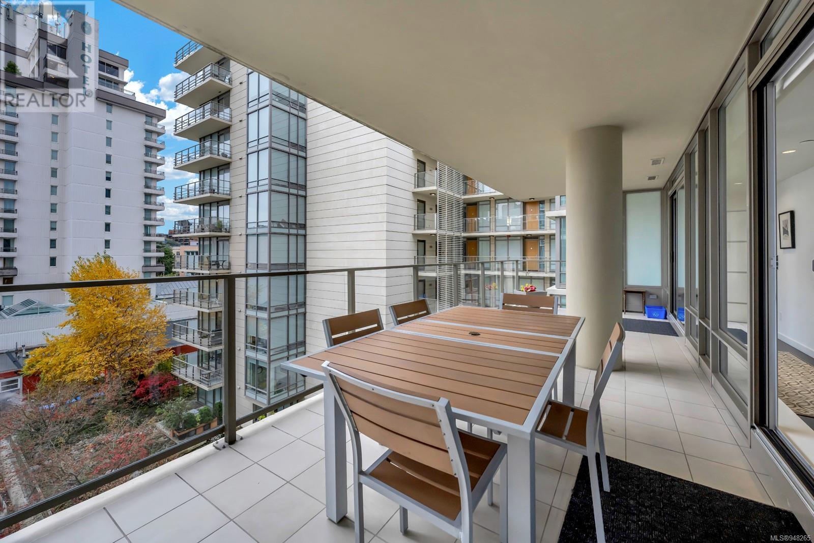 708 707 Courtney St, #708