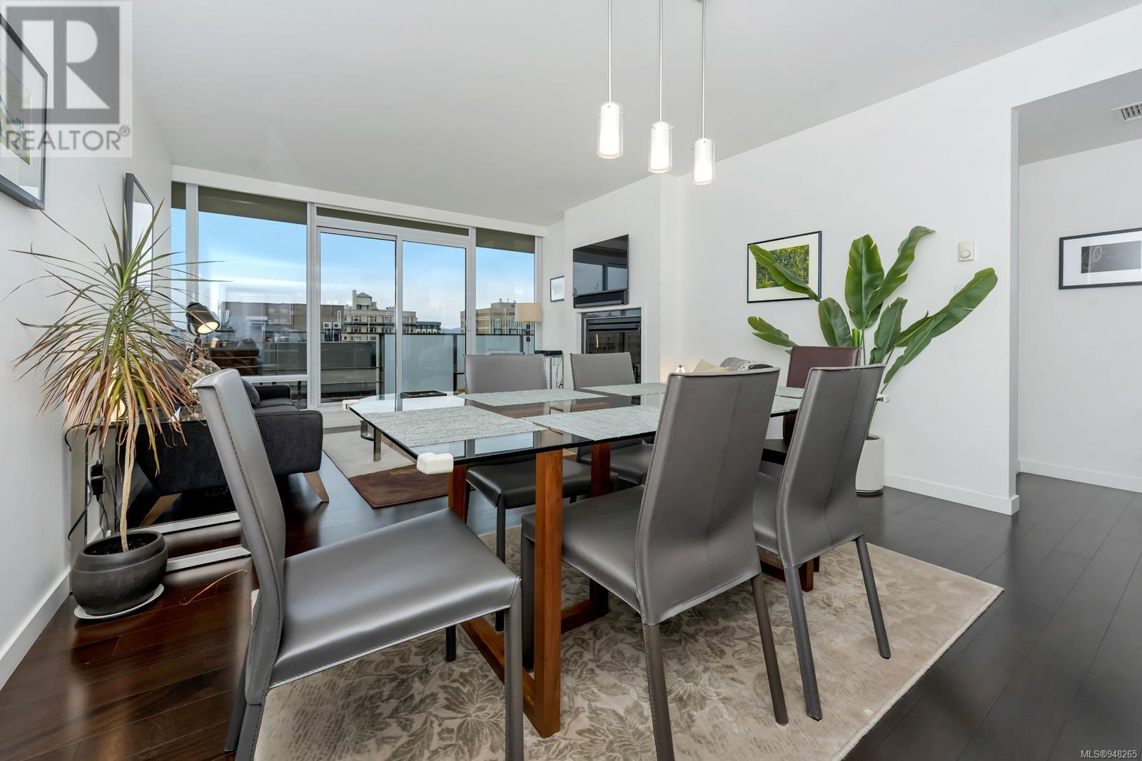 708 707 Courtney St, #708