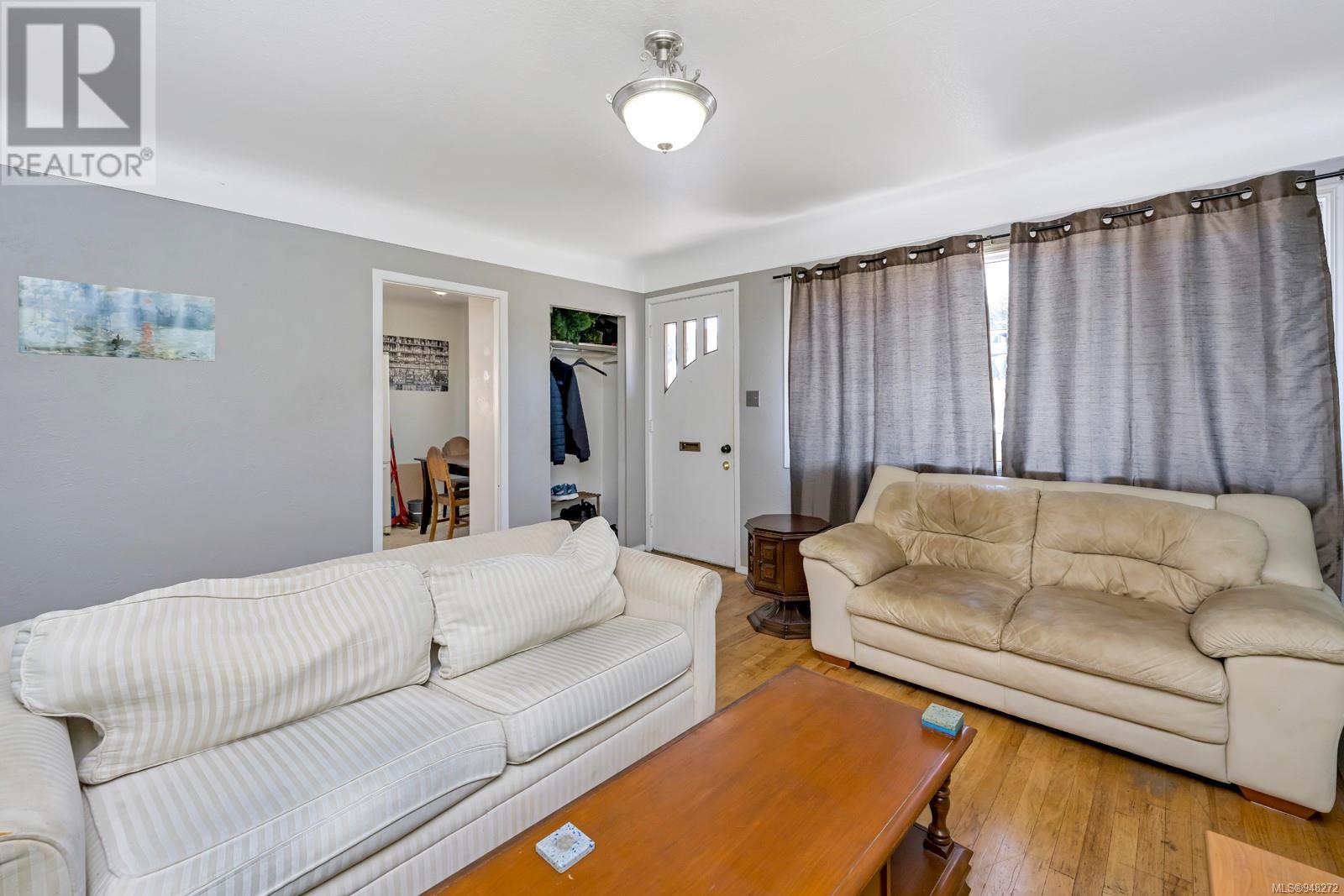 2945/2947 Cedar Hill Rd