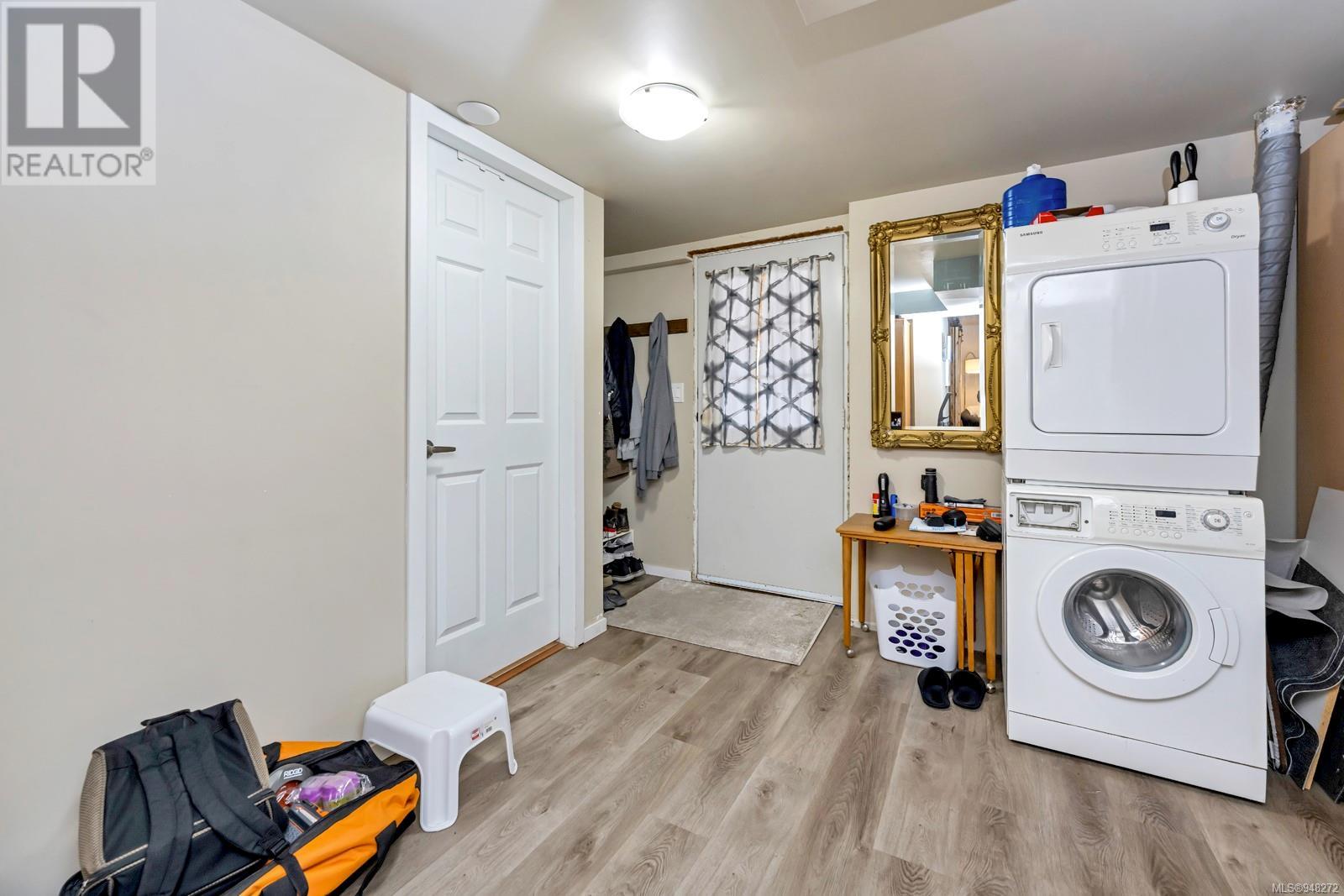 2945/2947 Cedar Hill Rd