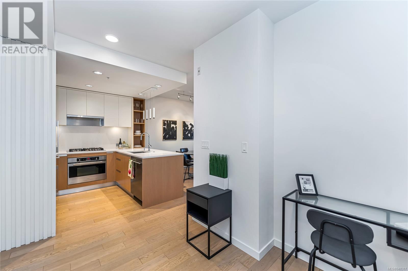 405 1033 Cook St, #405