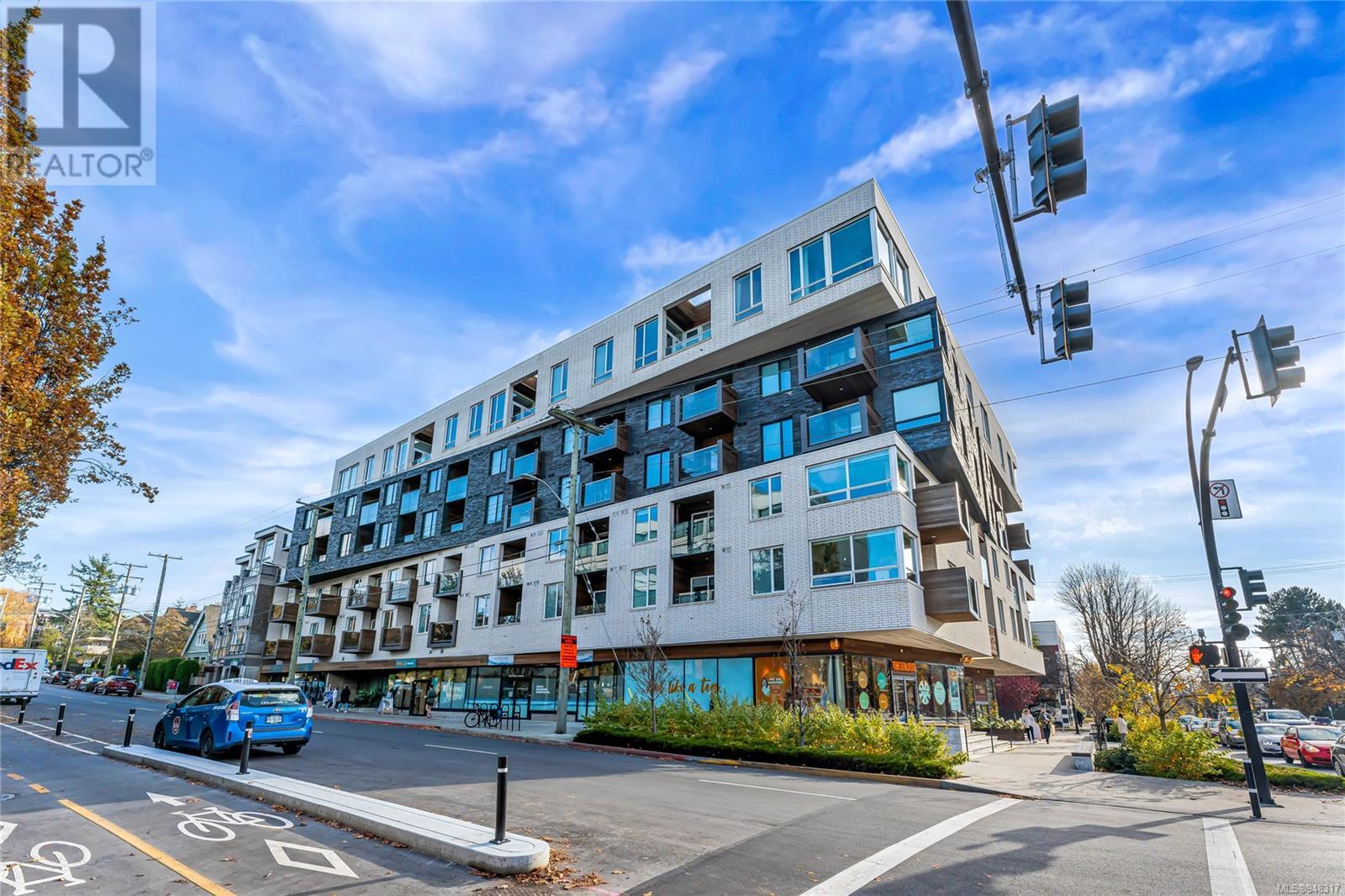 405 1033 Cook St, #405