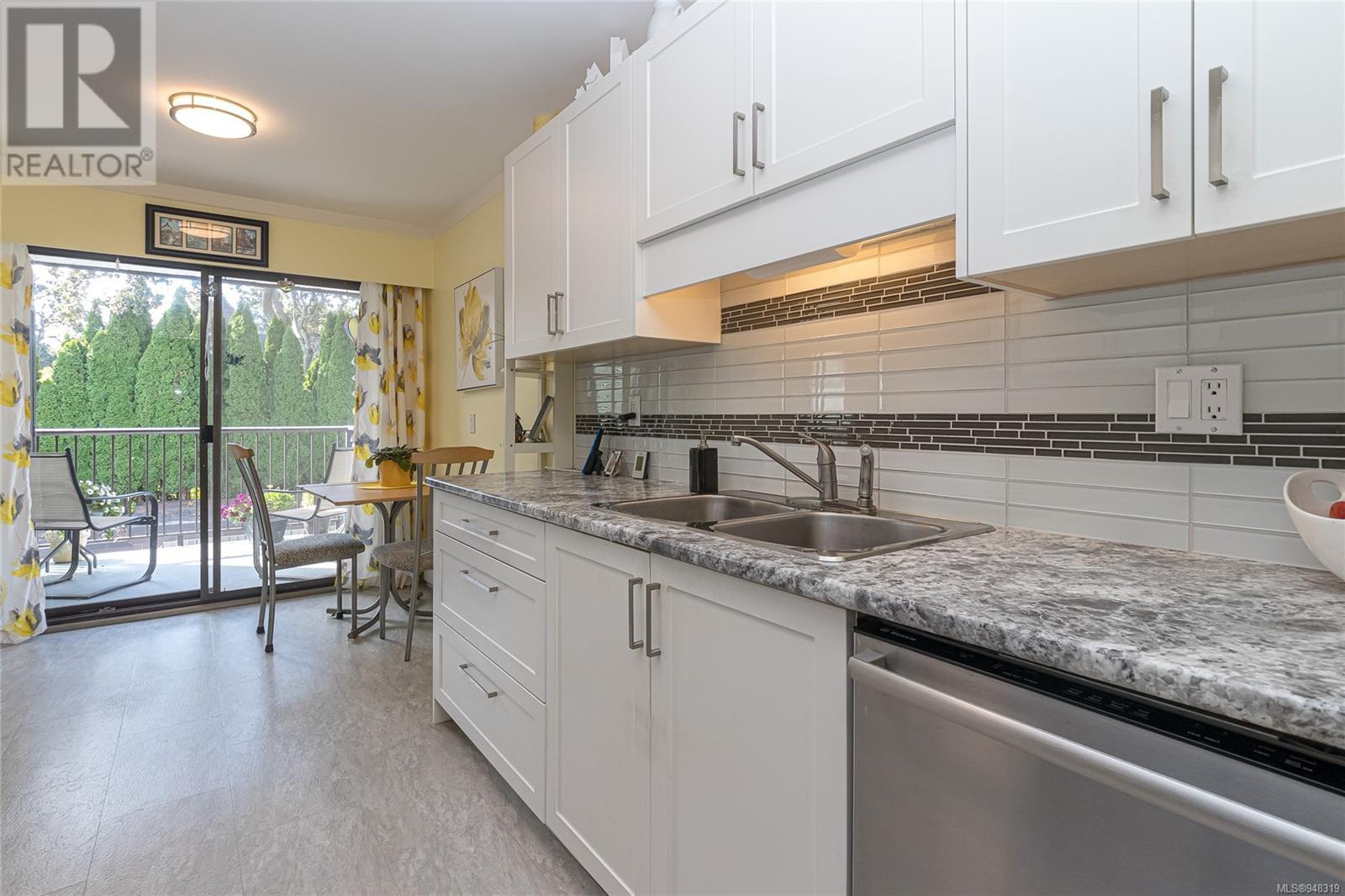 304 1665 Oak Bay Ave, #304