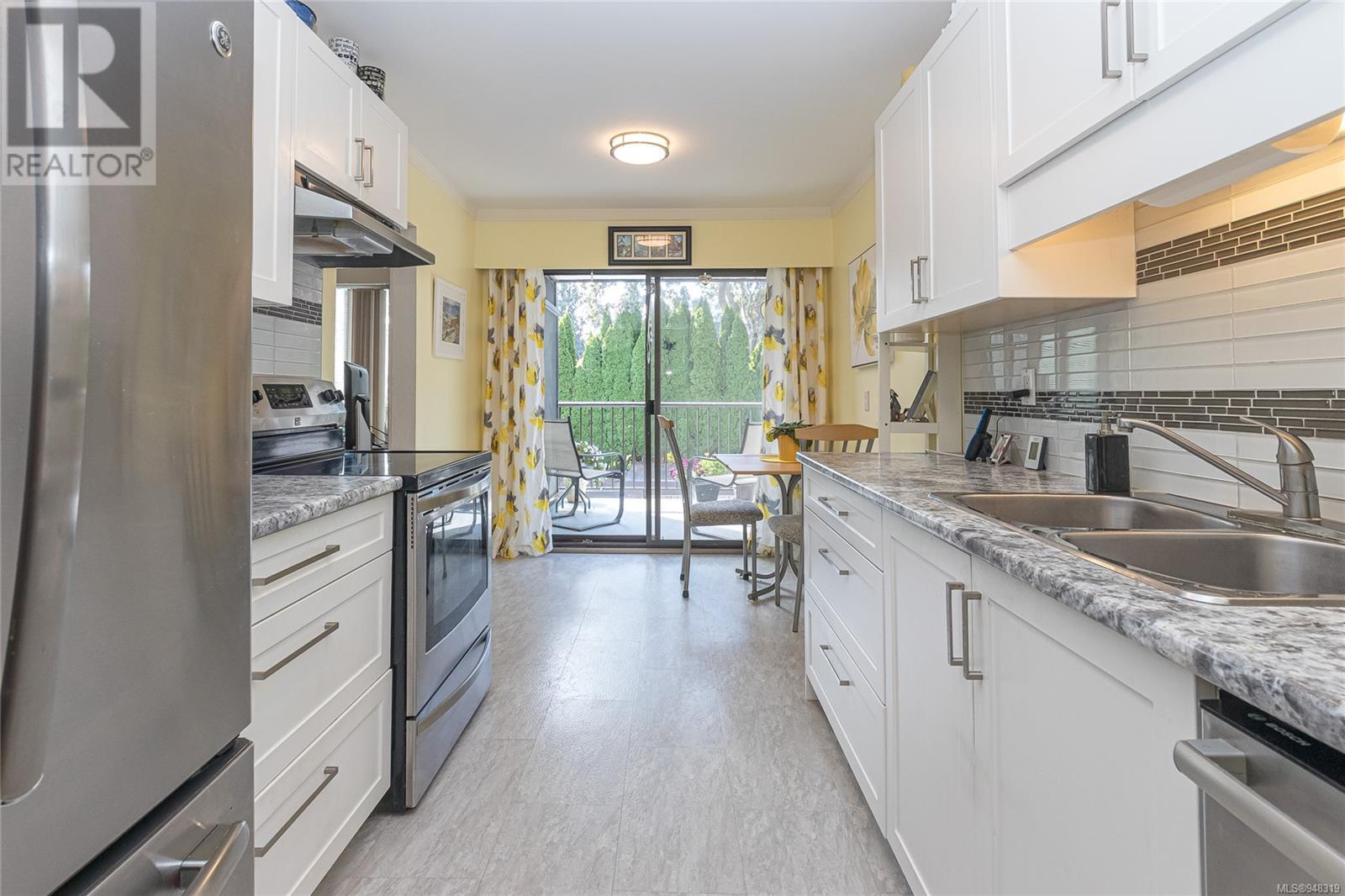 304 1665 Oak Bay Ave, #304