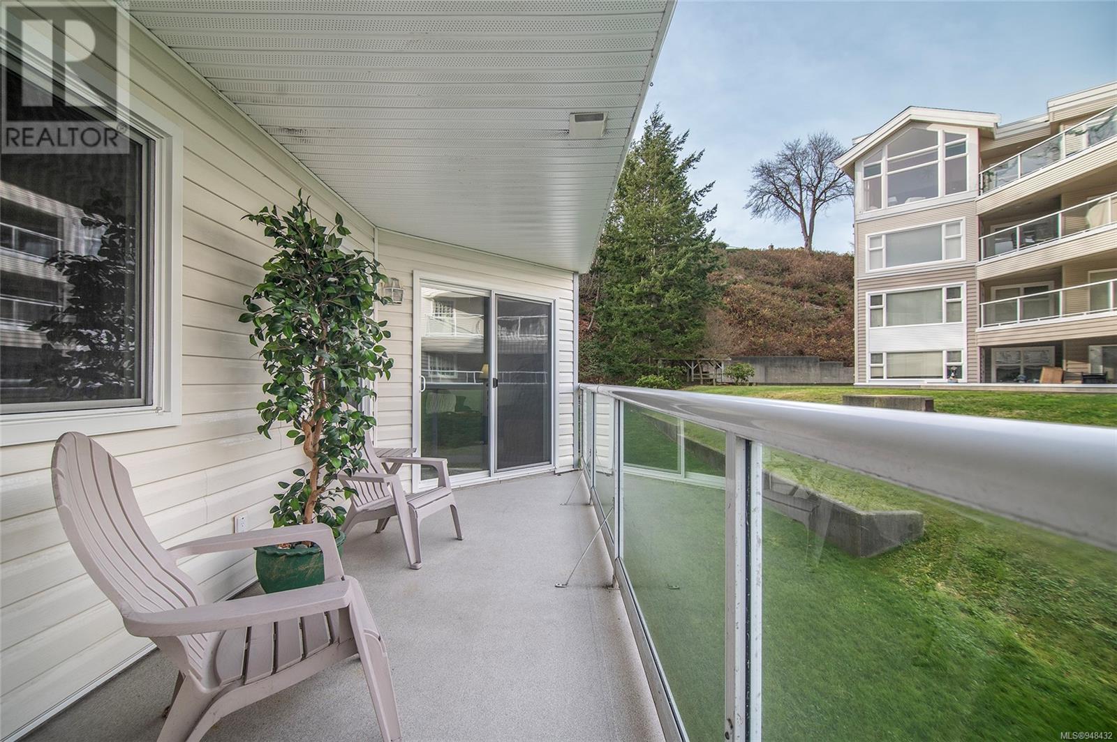 102 390 Island Hwy S, #102