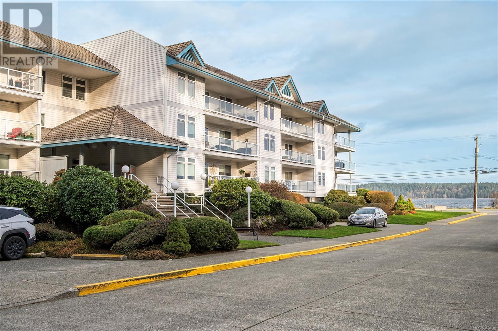 102 390 Island Hwy S, #102