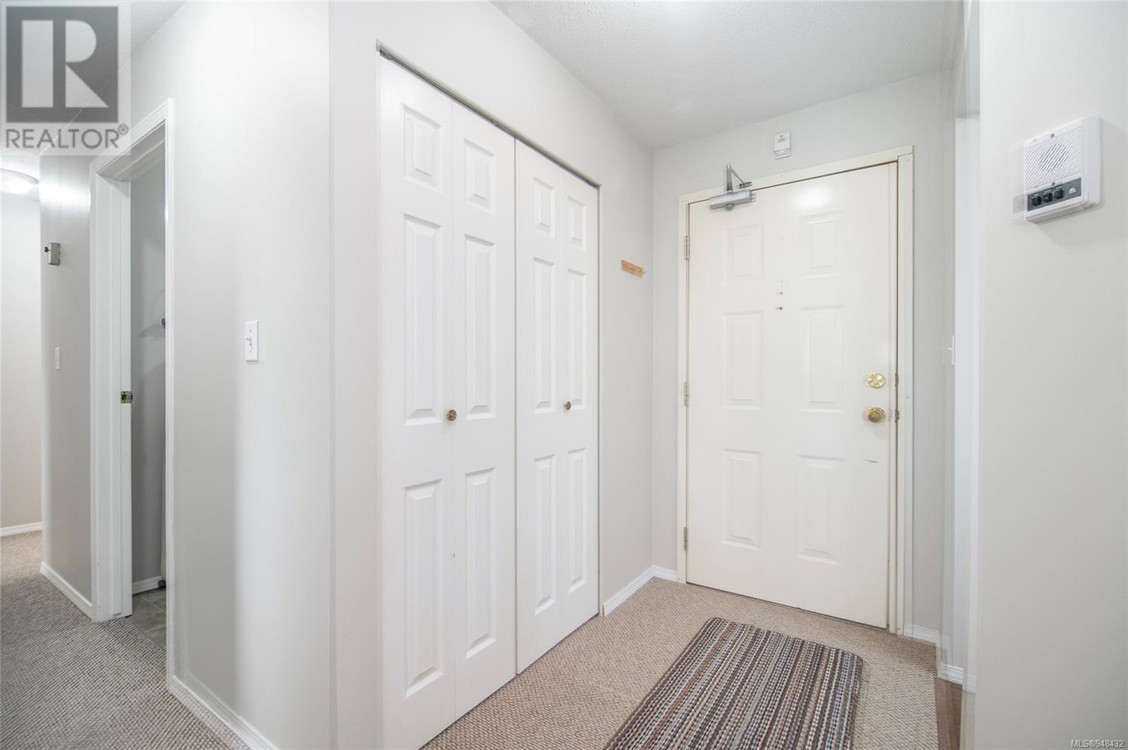 102 390 Island Hwy S, #102