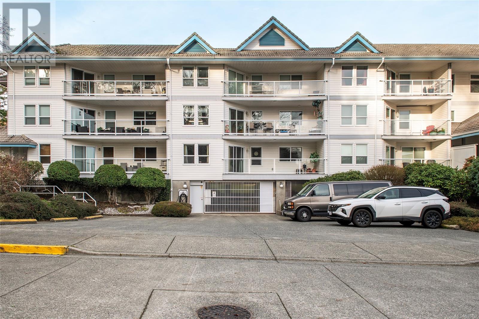 102 390 Island Hwy S, #102