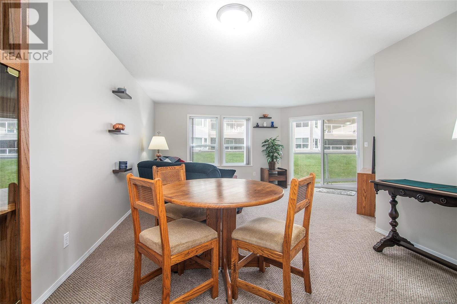 102 390 Island Hwy S, #102