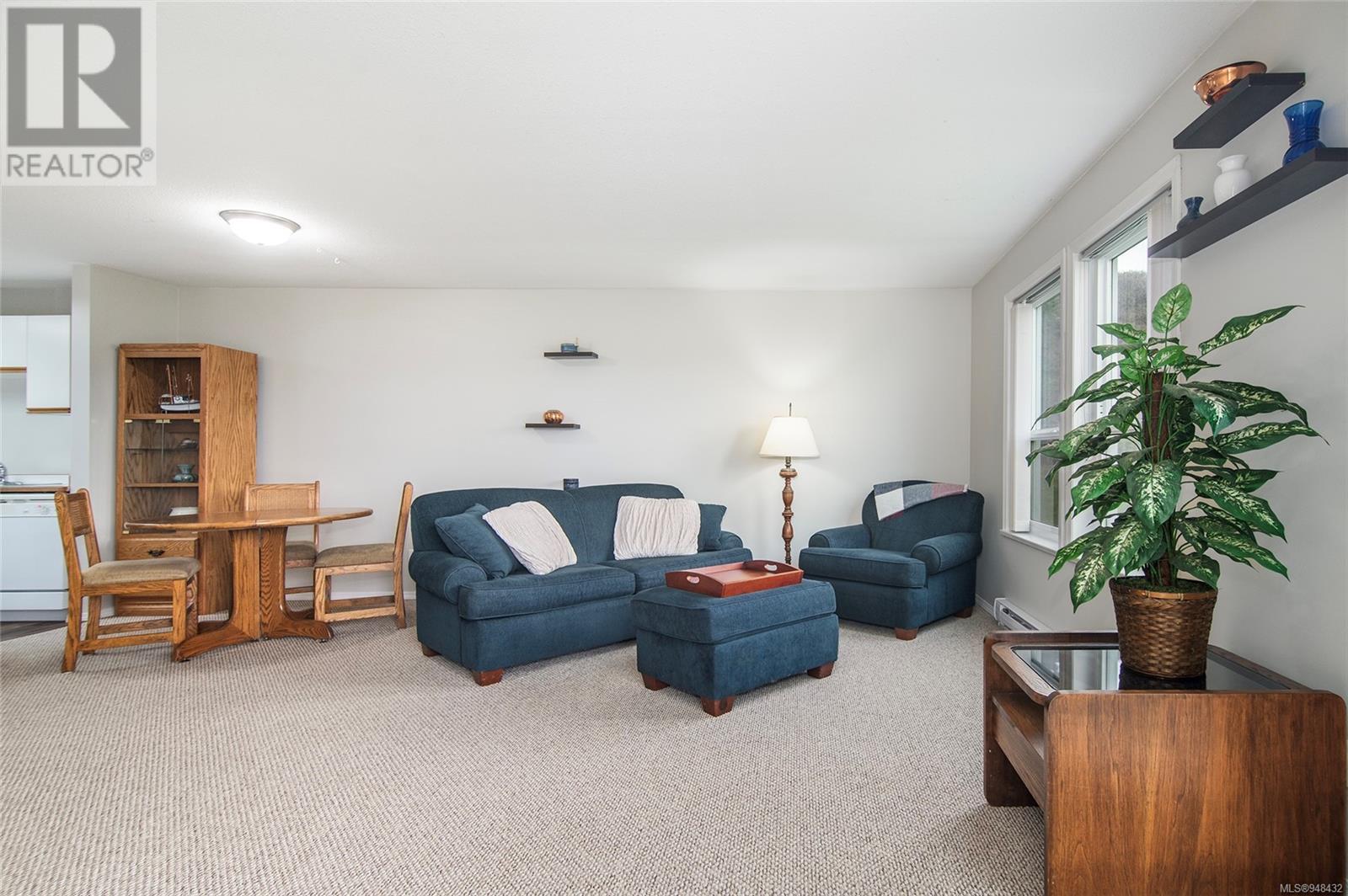 102 390 Island Hwy S, #102