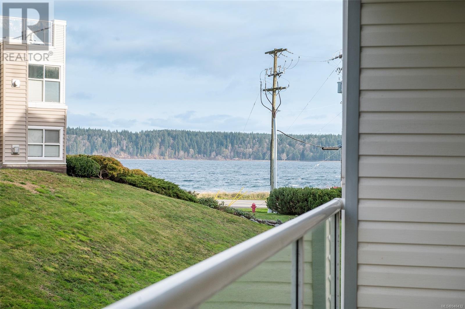 102 390 Island Hwy S, #102