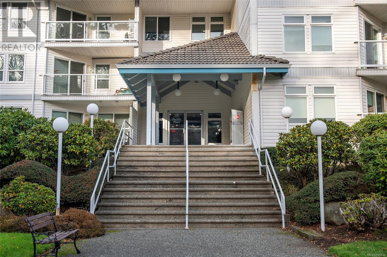 102 390 Island Hwy S, #102