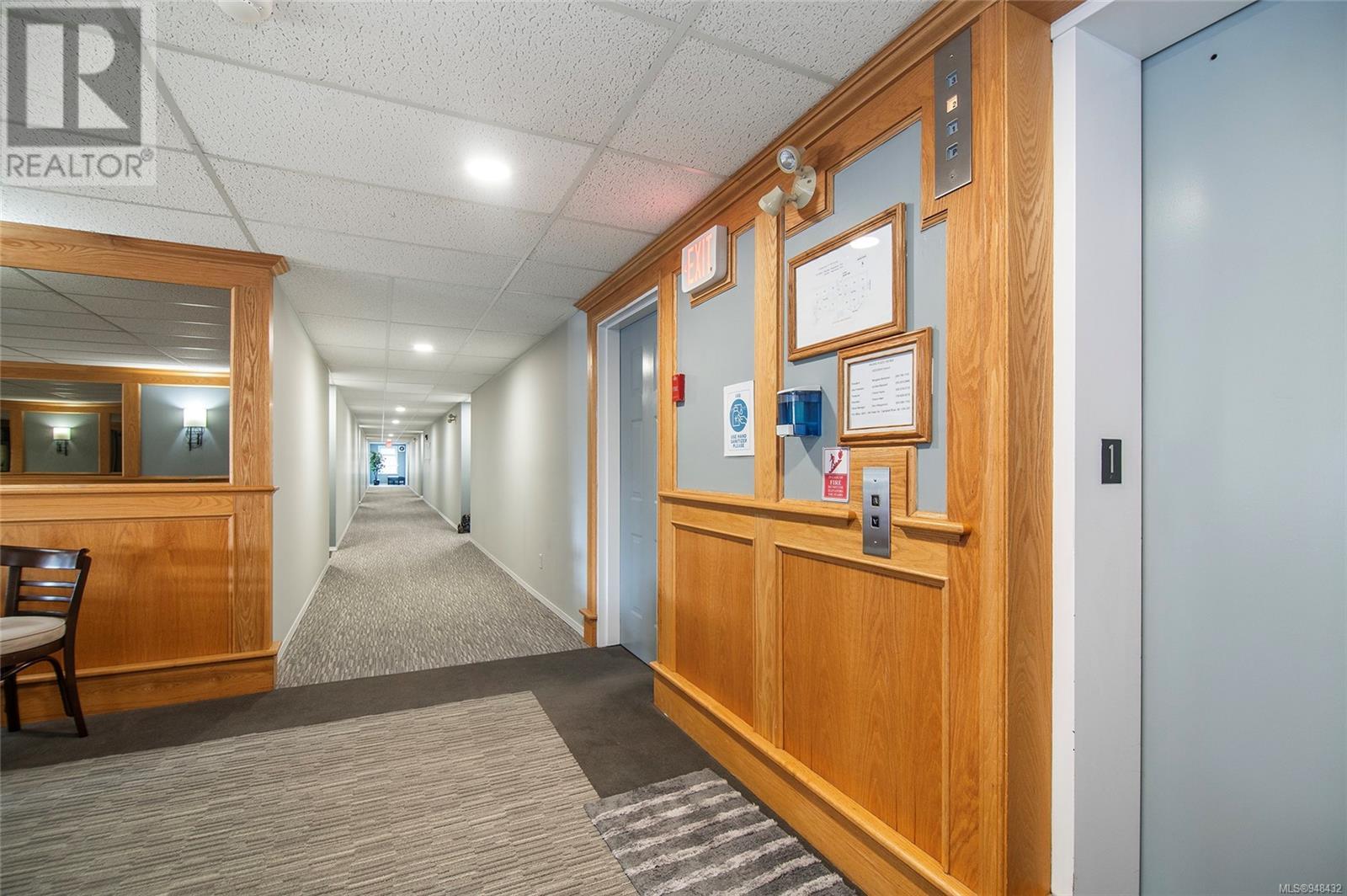 102 390 Island Hwy S, #102