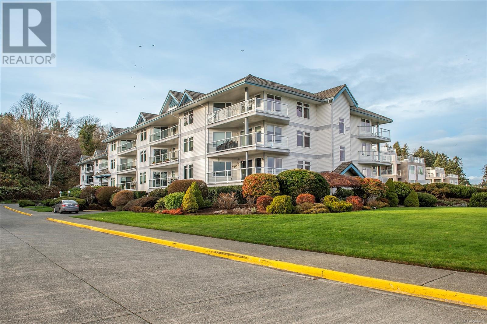102 390 Island Hwy S, #102