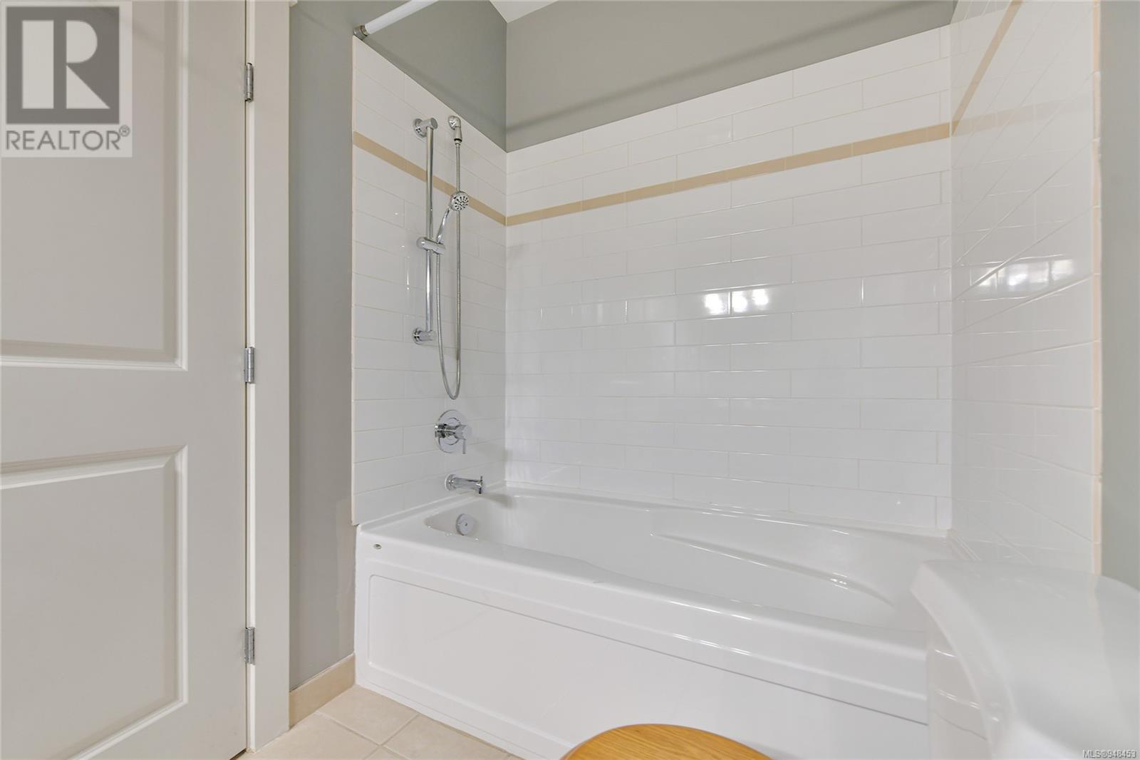 115 1315 Esquimalt Rd, #115