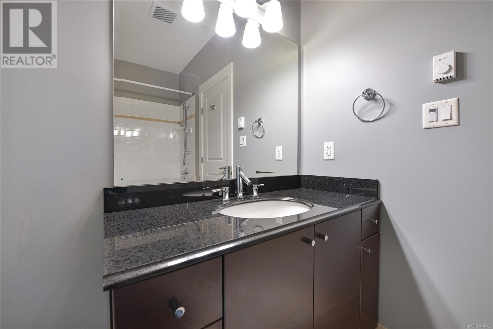 115 1315 Esquimalt Rd, #115