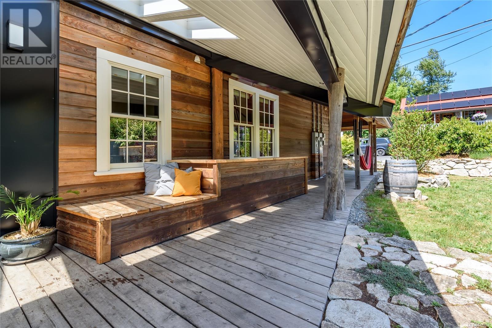 2613 Dunsmuir Ave