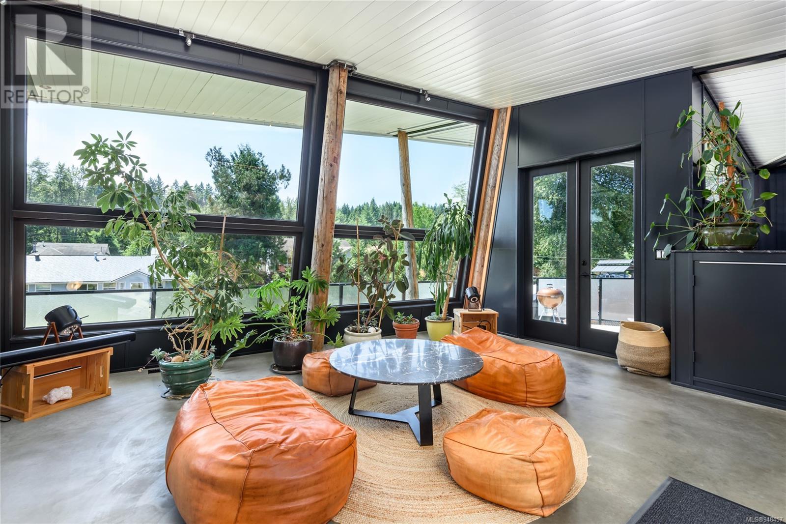 2613 Dunsmuir Ave