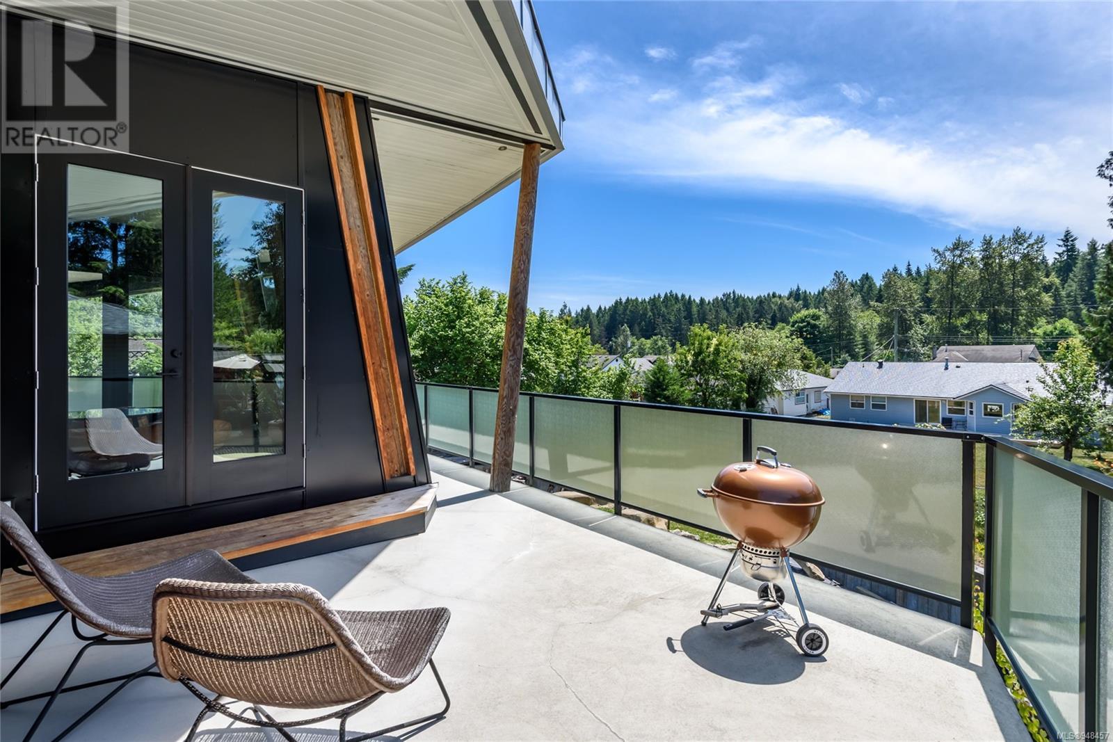 2613 Dunsmuir Ave