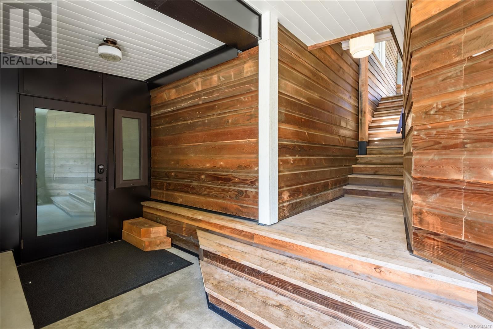 2613 Dunsmuir Ave