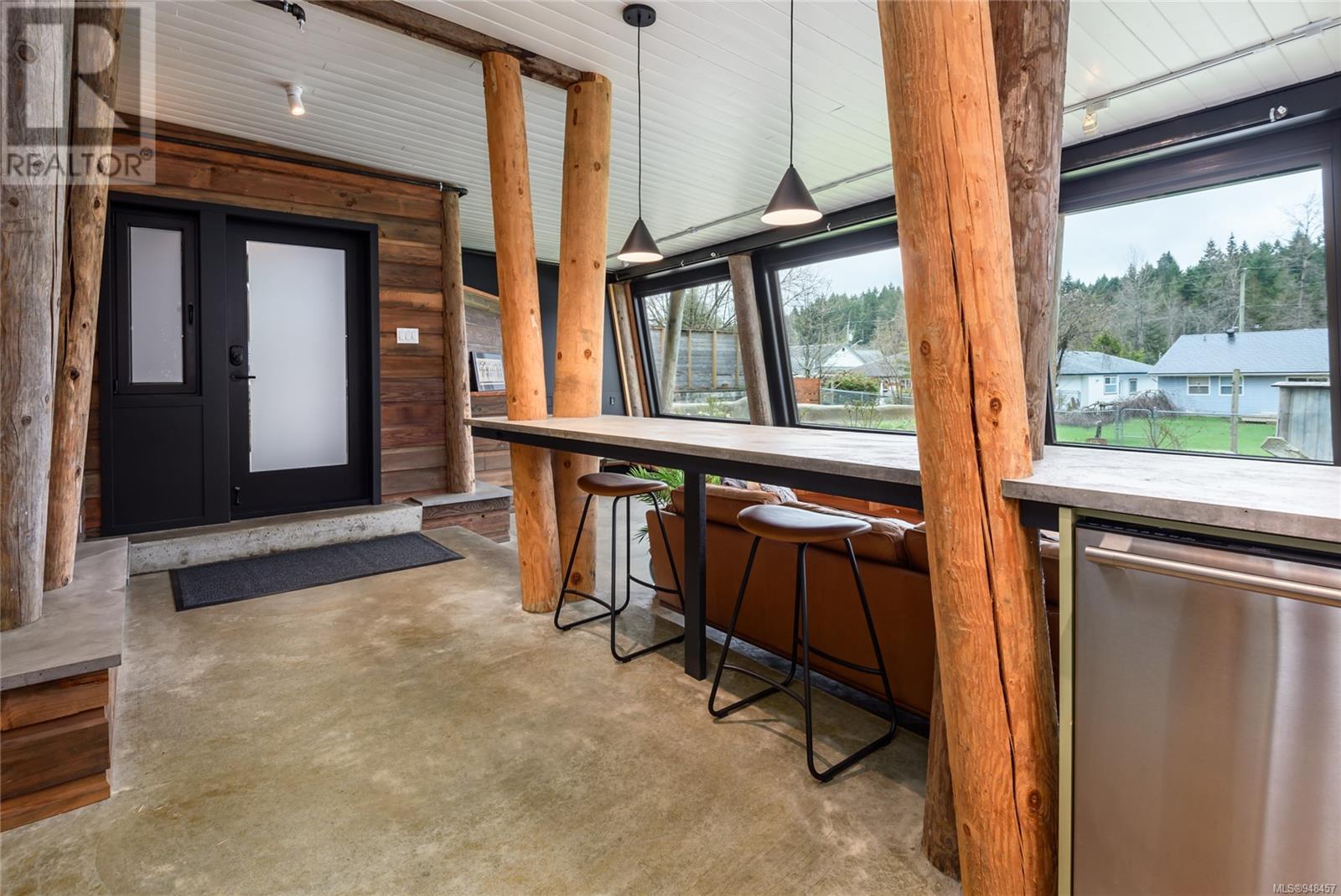 2613 Dunsmuir Ave