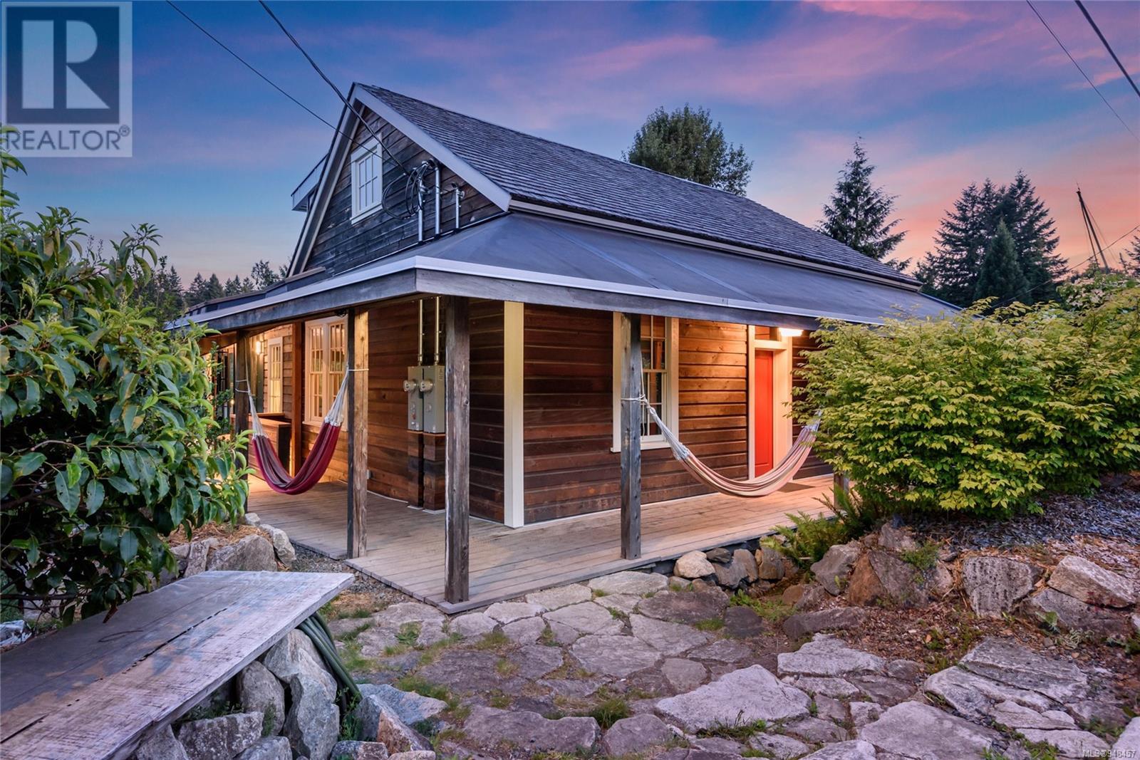 2613 Dunsmuir Ave