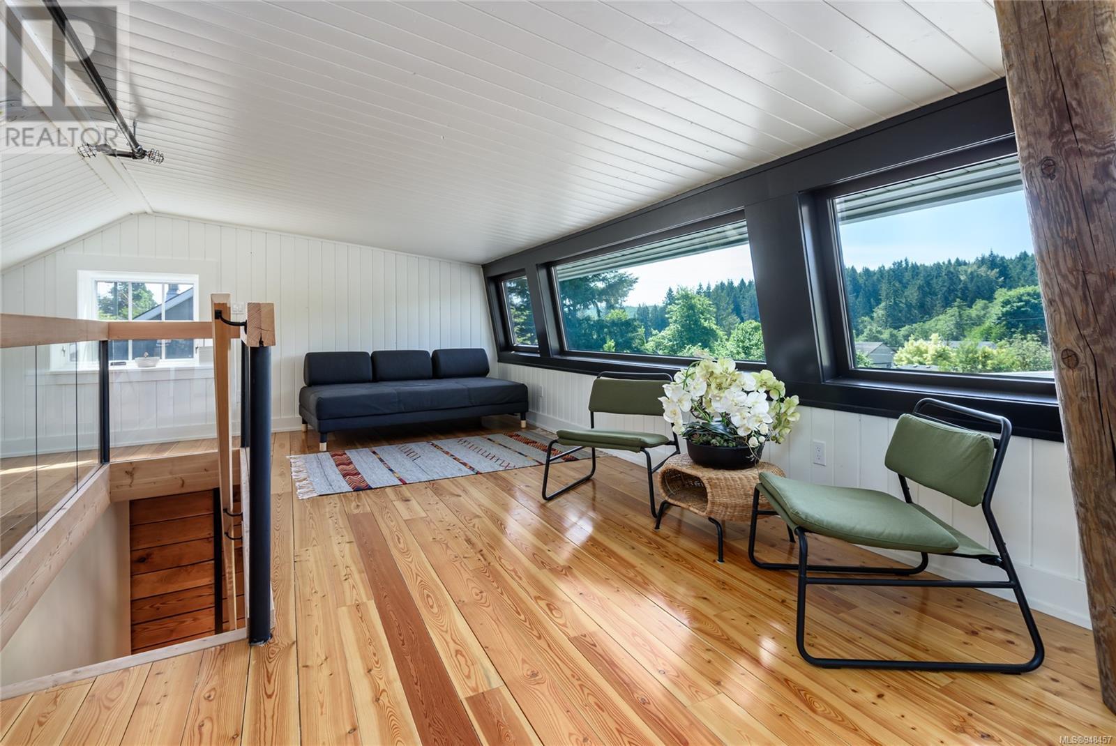 2613 Dunsmuir Ave