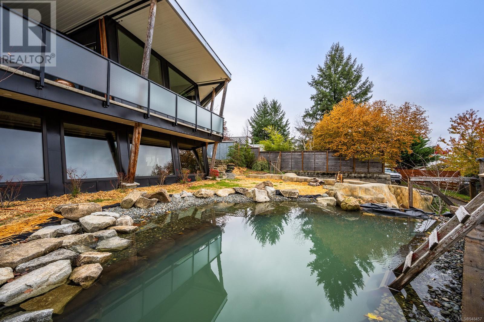 2613 Dunsmuir Ave