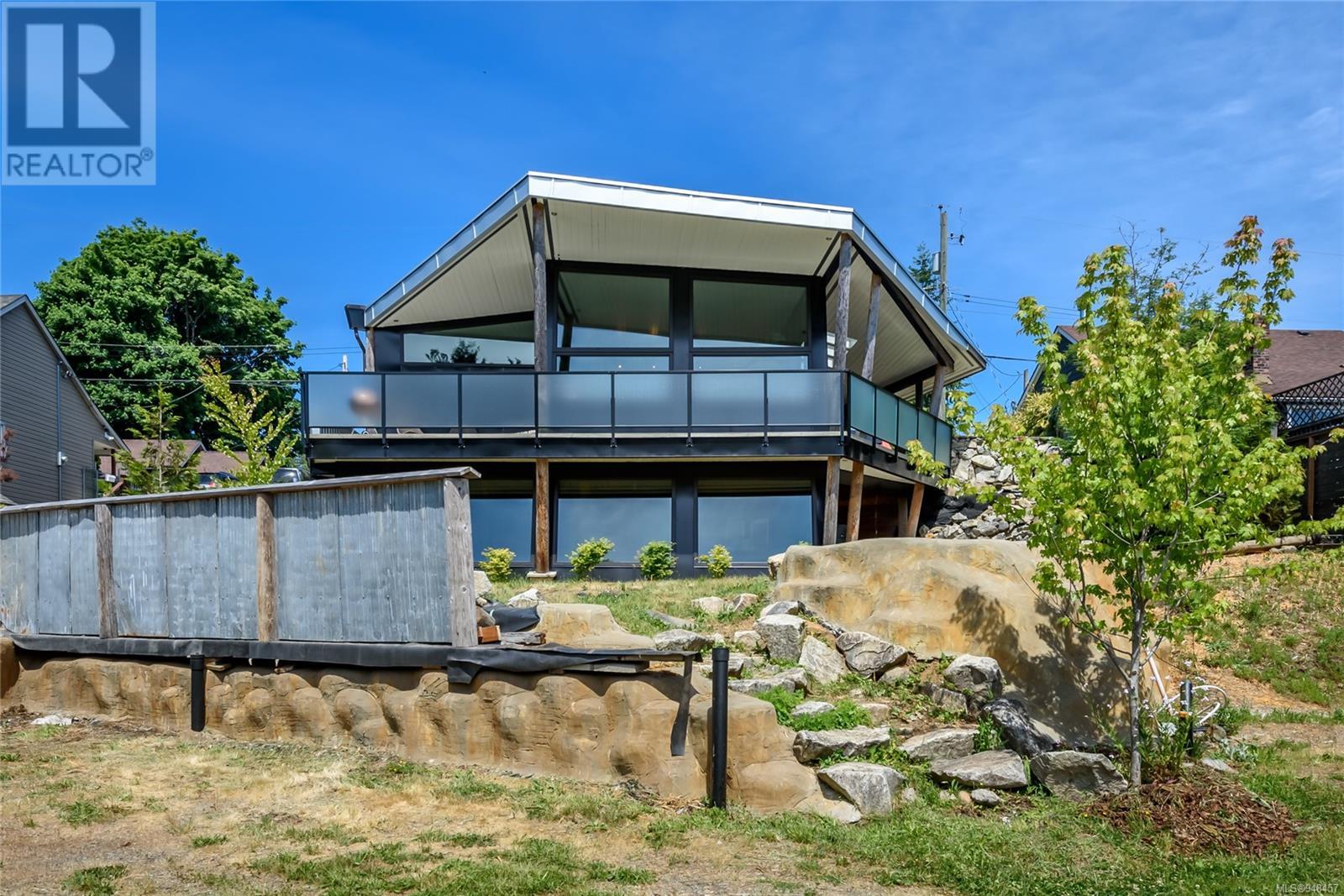 2613 Dunsmuir Ave