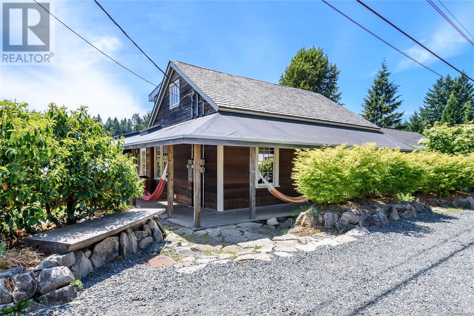 2613 Dunsmuir Ave