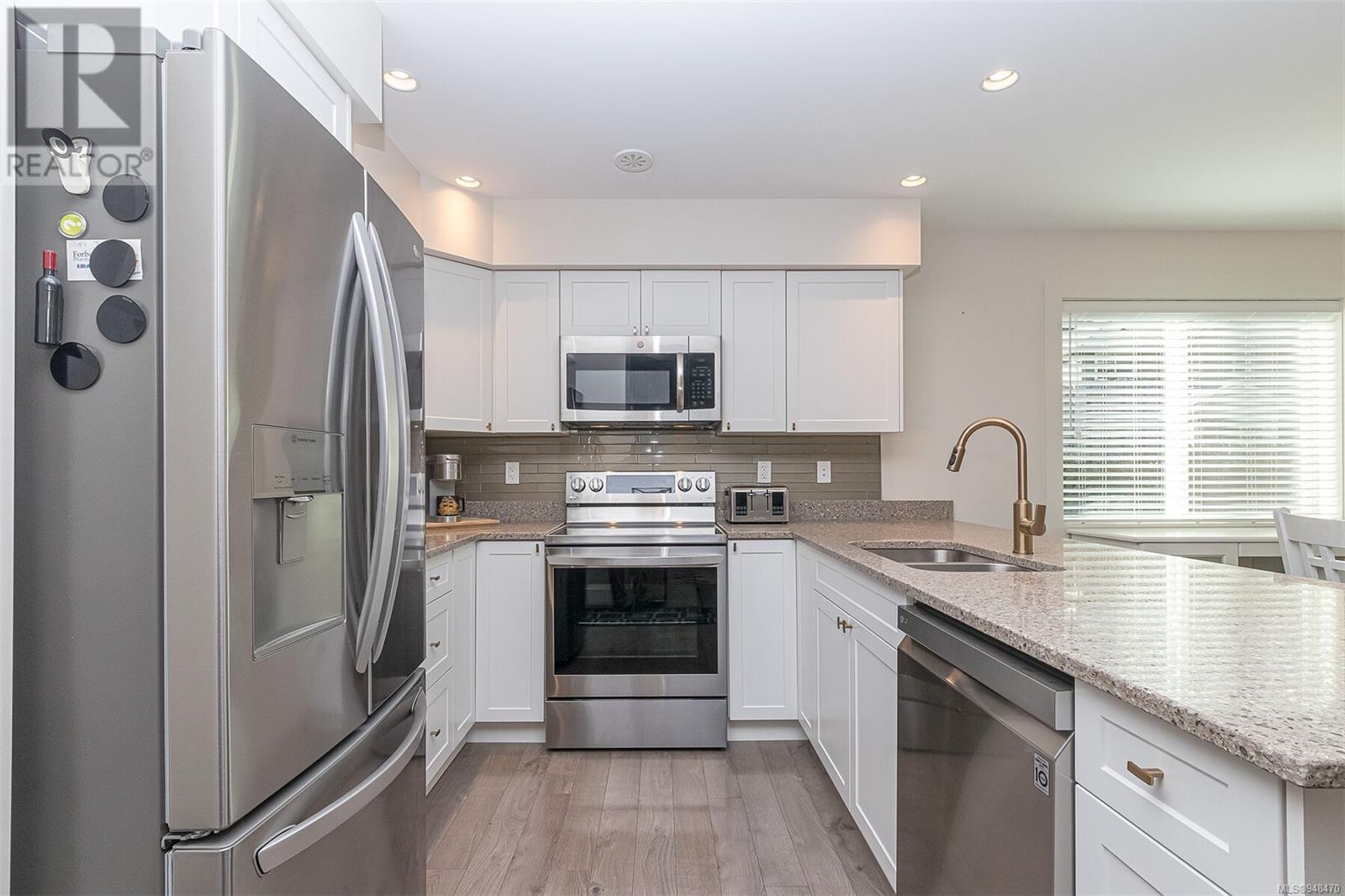 116 2117 Charters Rd, #116