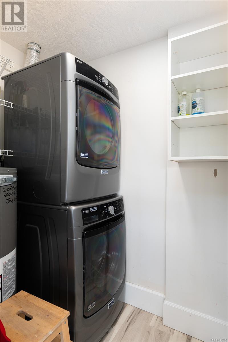 207 380 Waterfront Cres, #207