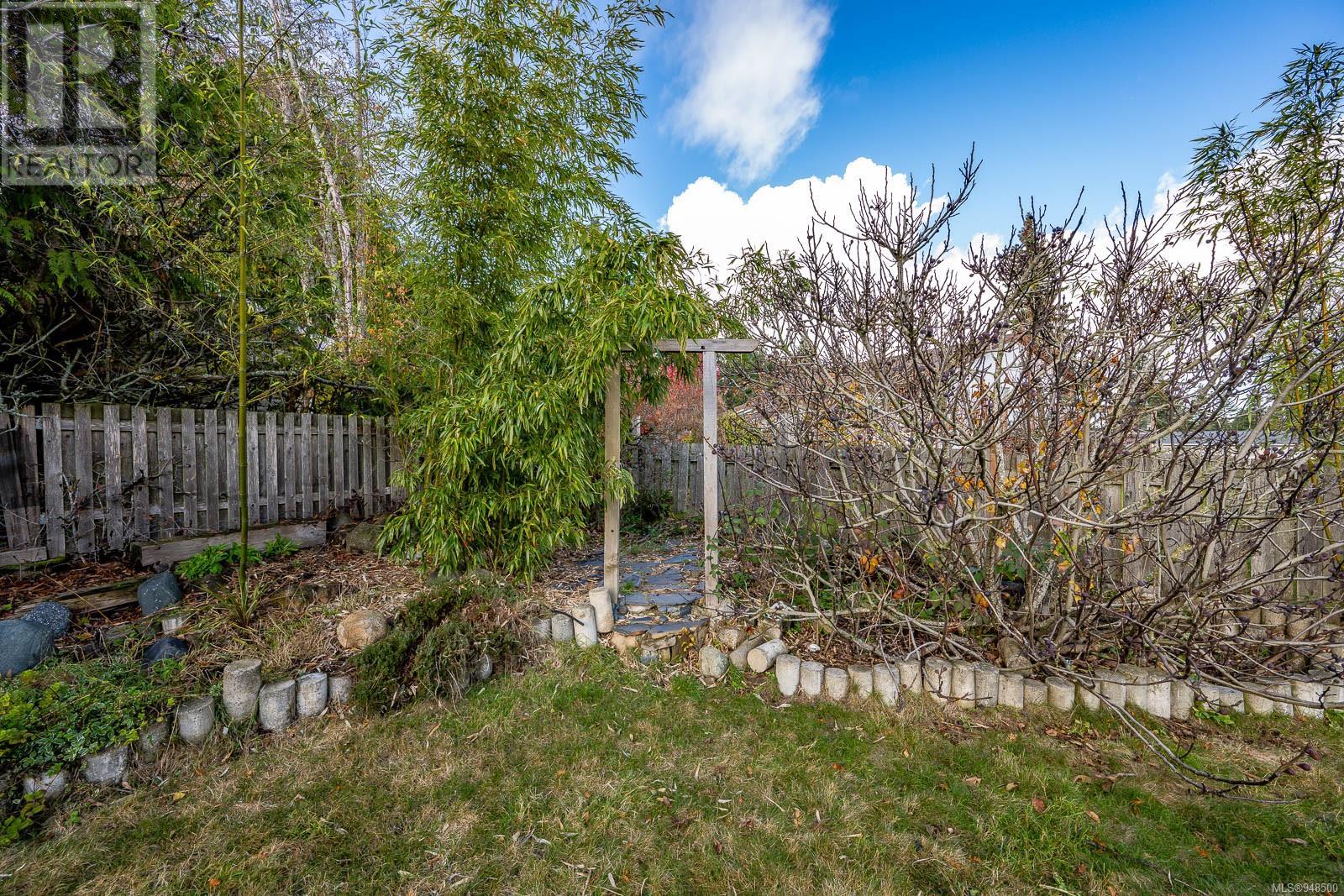 2234 Robb Ave