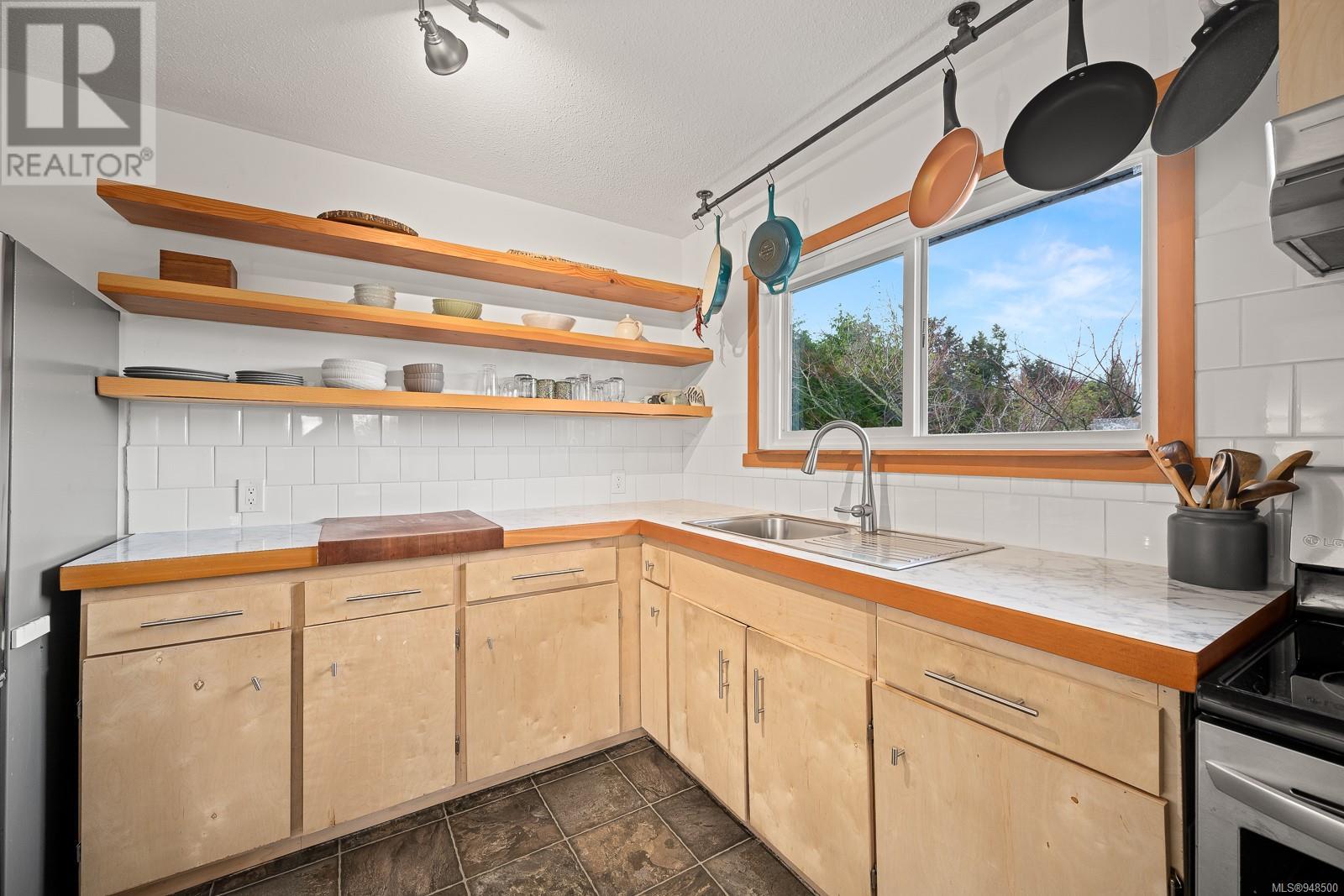 2234 Robb Ave