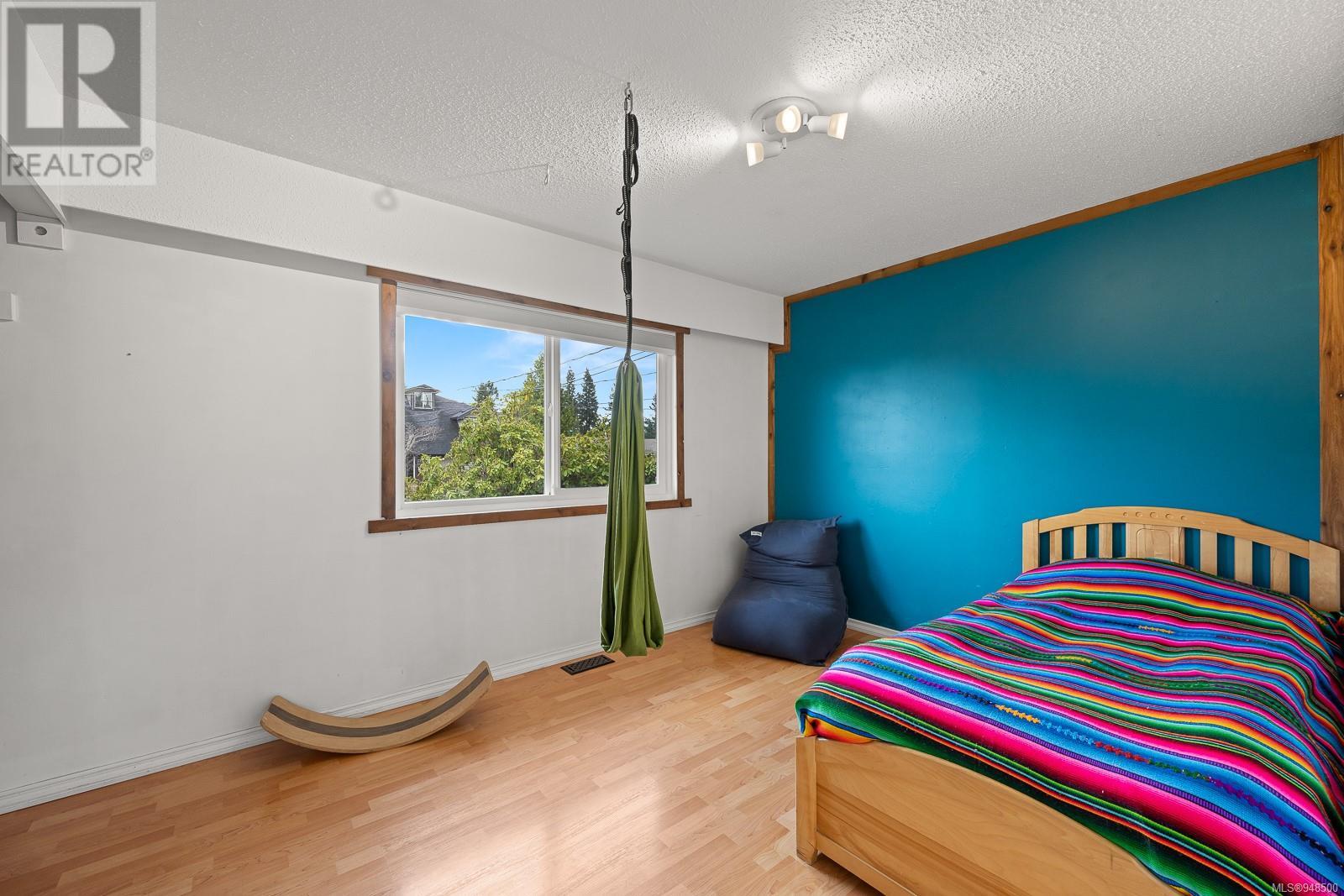 2234 Robb Ave