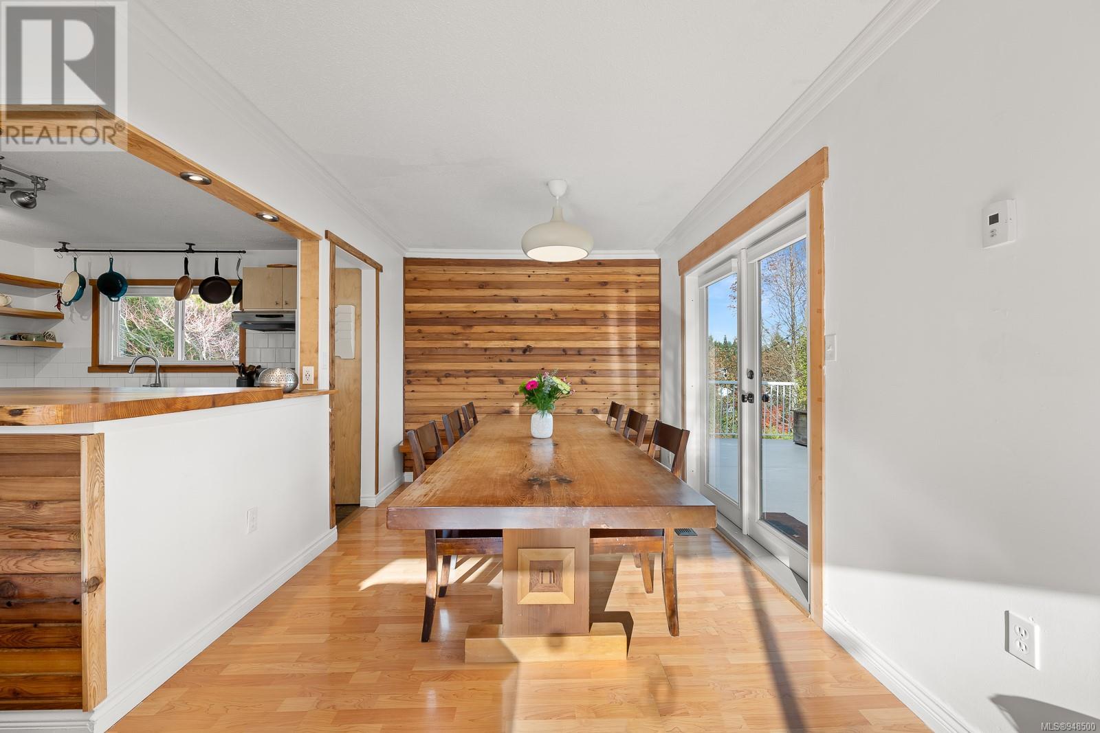 2234 Robb Ave