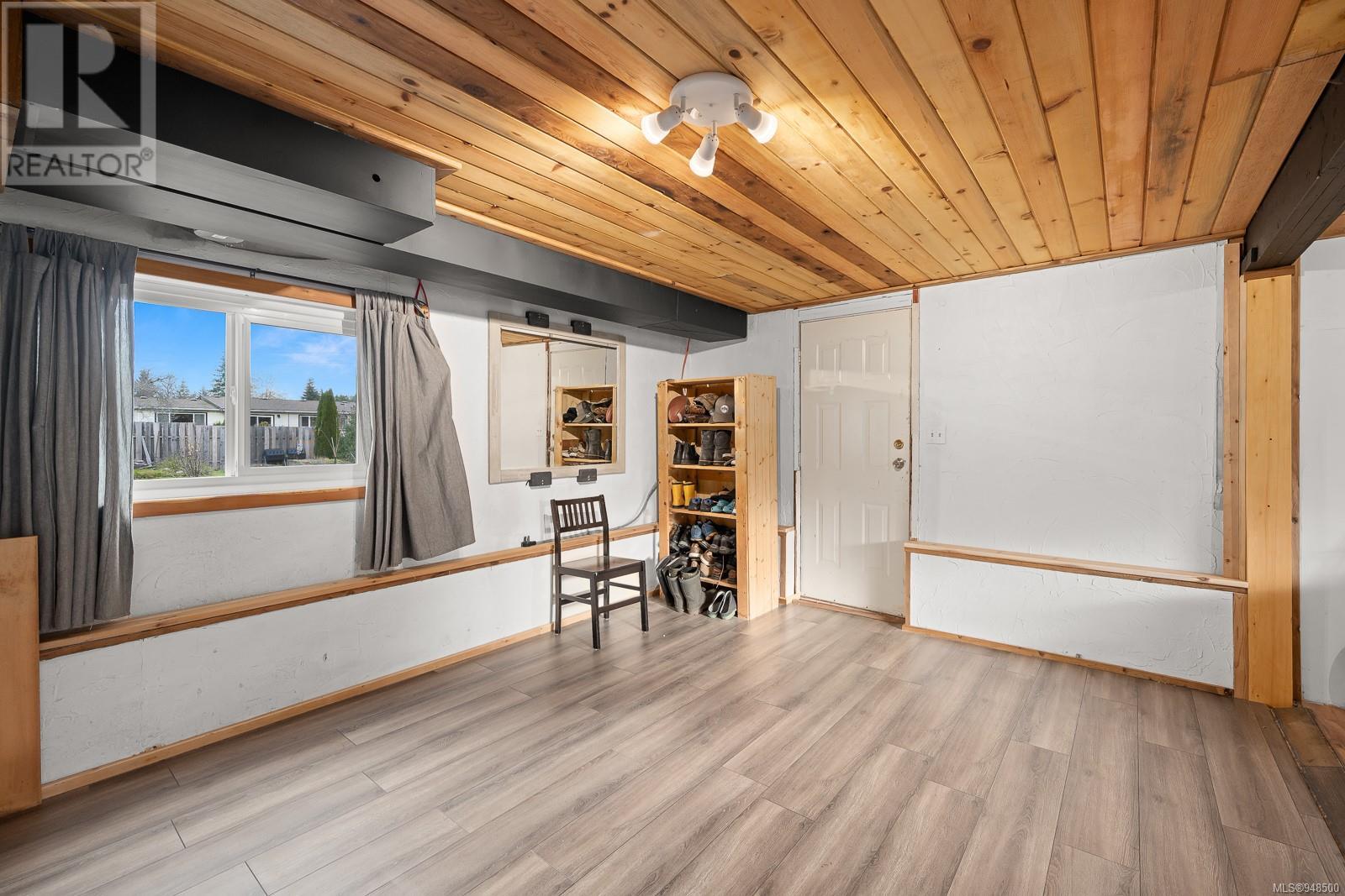 2234 Robb Ave