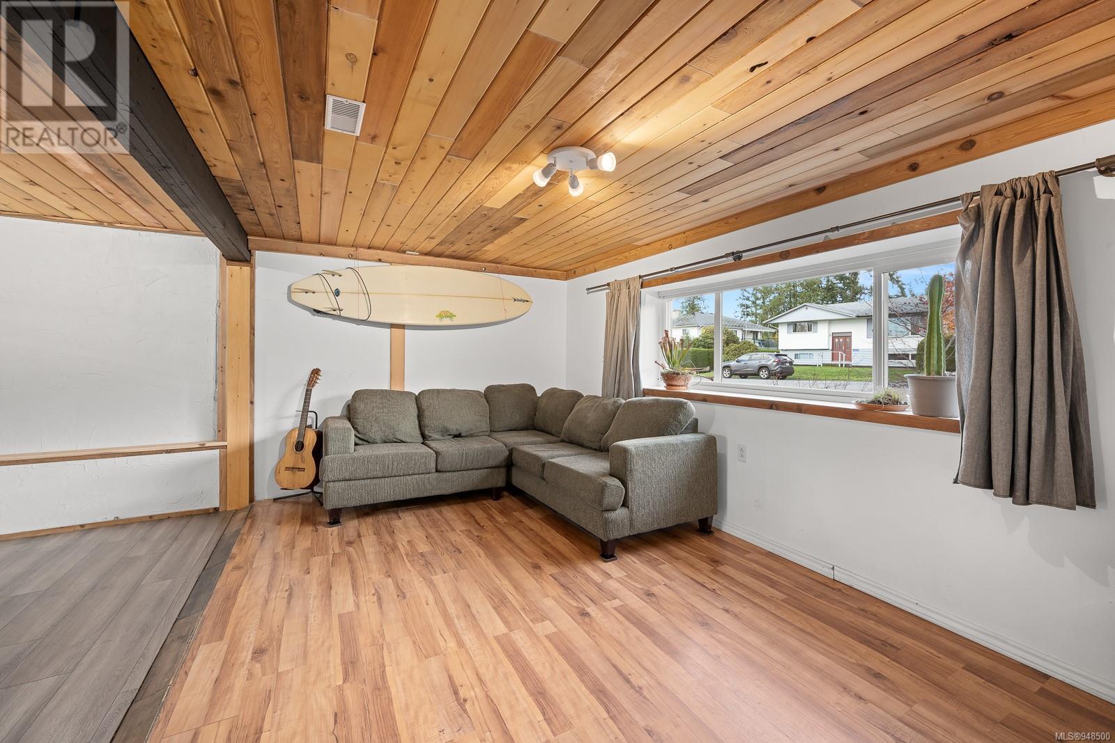 2234 Robb Ave
