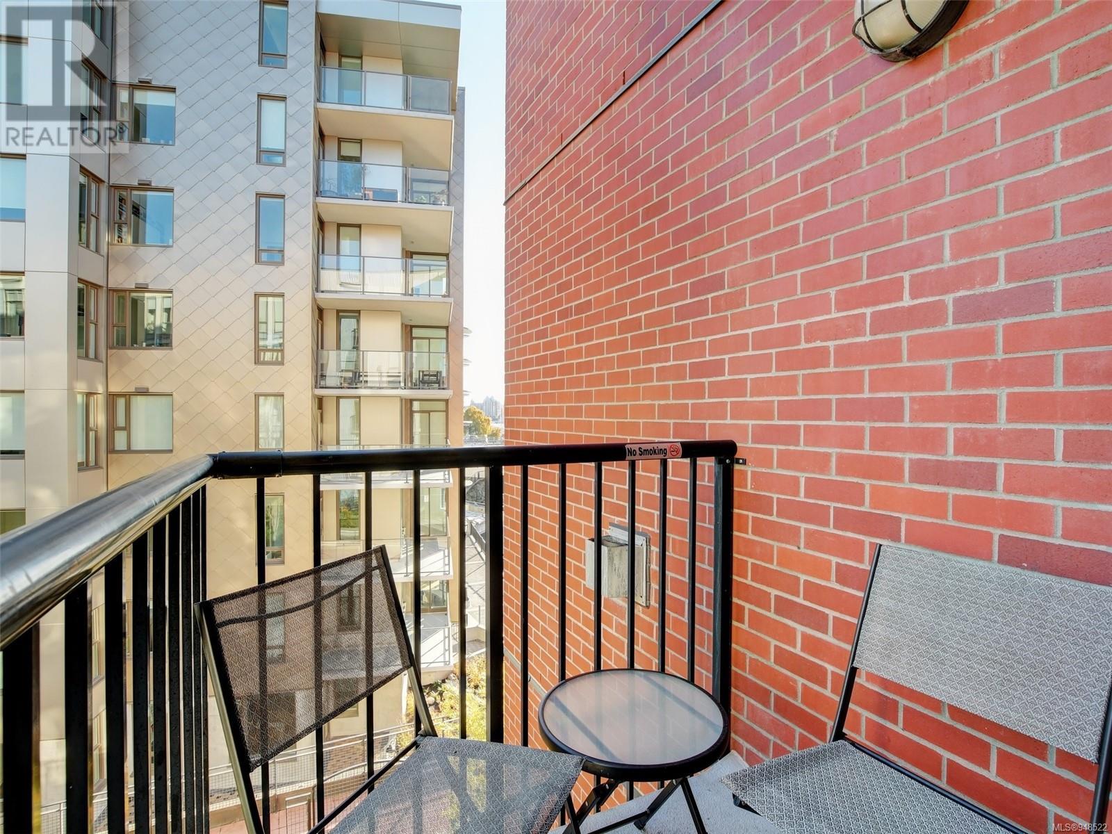 310 409 Swift St, #310