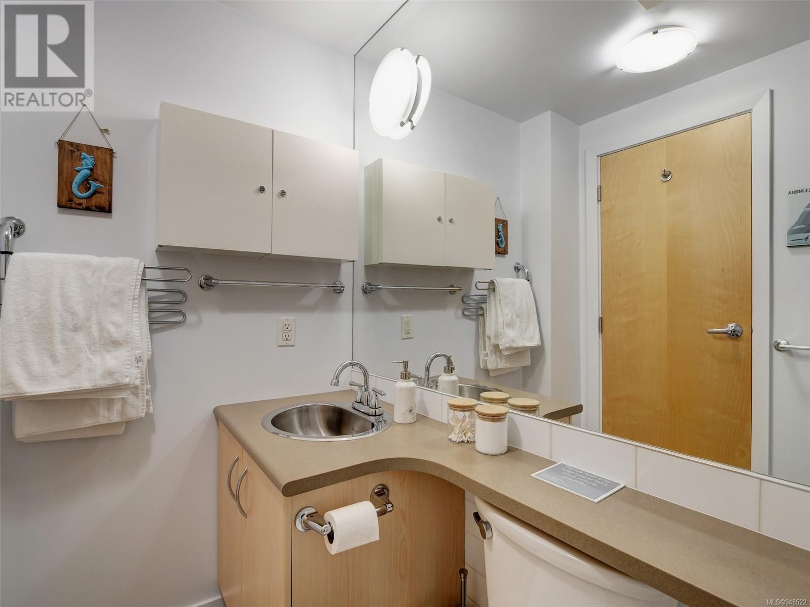 310 409 Swift St, #310