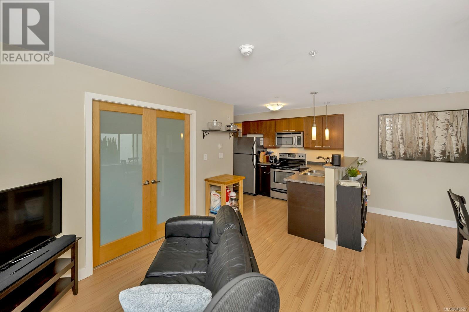408 356 Gorge Rd E, #408